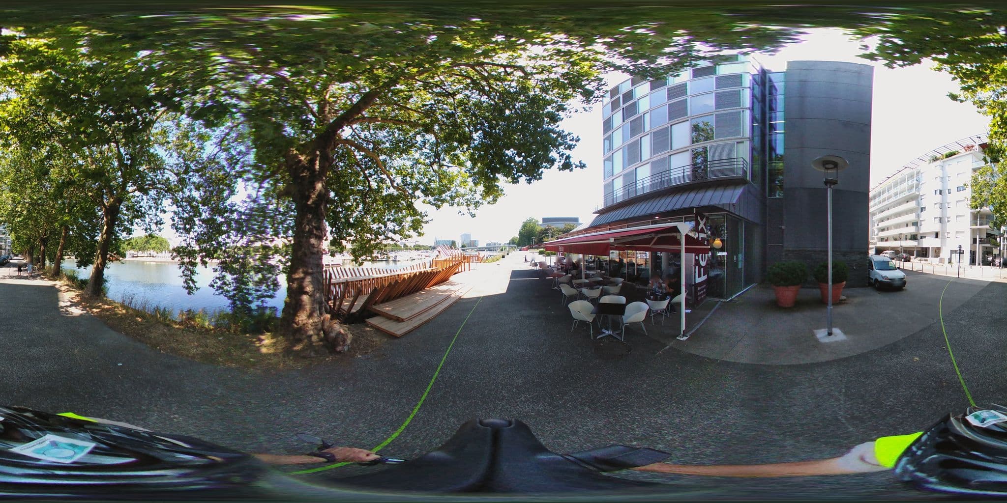Street view near Les Arbres Rouges l'Appartement à Nantes, Nantes — © cartocite (CC BY-SA · Mapillary)