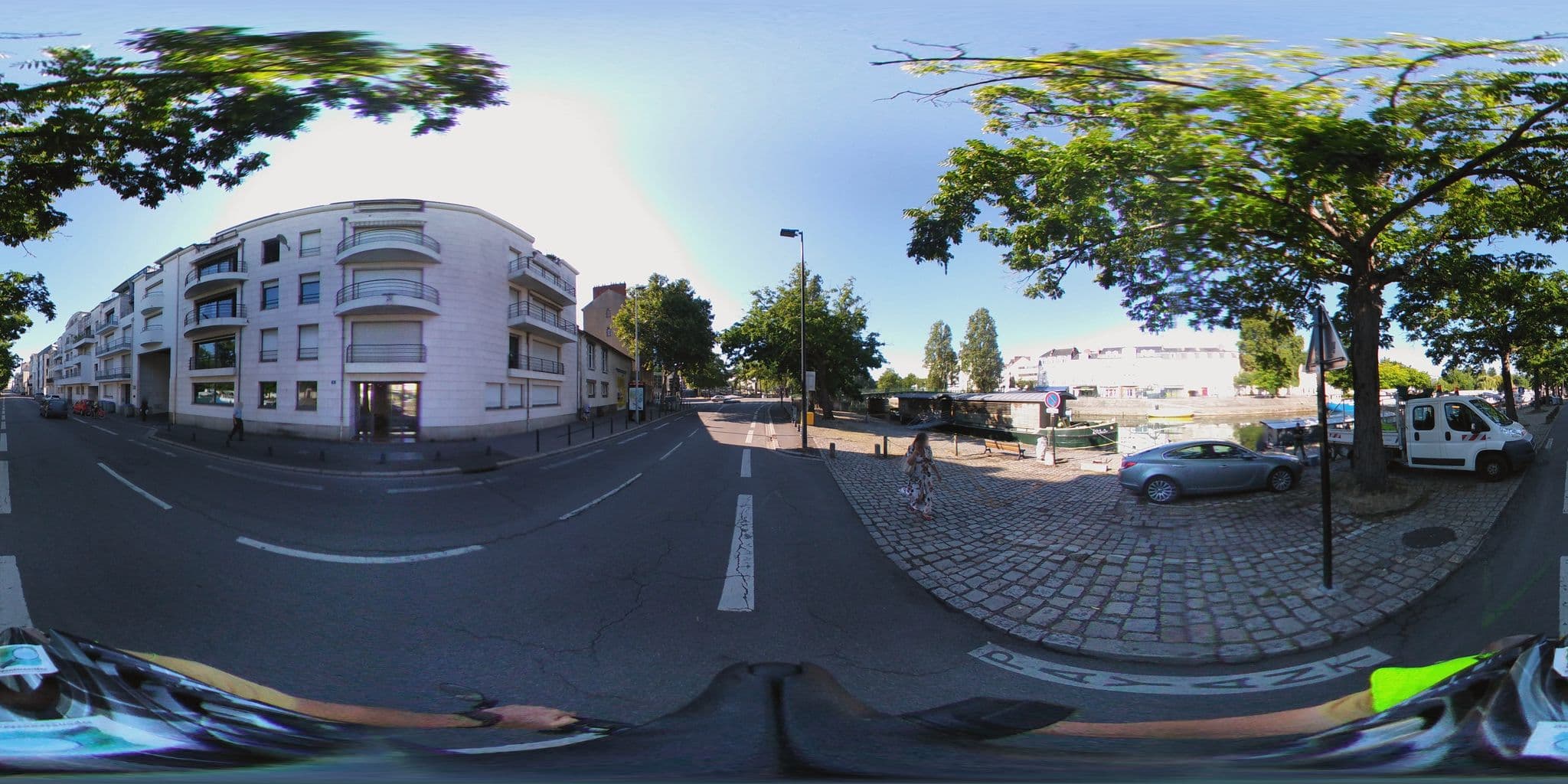 Street view near Surprenantes- le DÔ, Nantes — © cartocite (CC BY-SA · Mapillary)