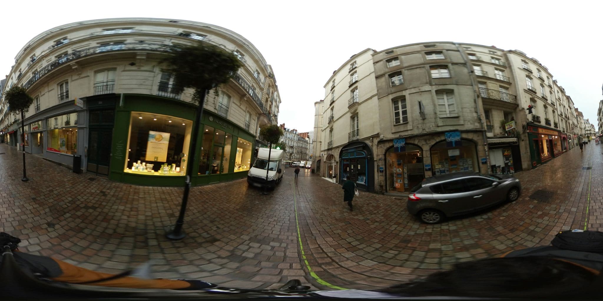 Street view near Selectour - SN Agences Nationaltours, Nantes — © c_mobilite (CC BY-SA · Mapillary)