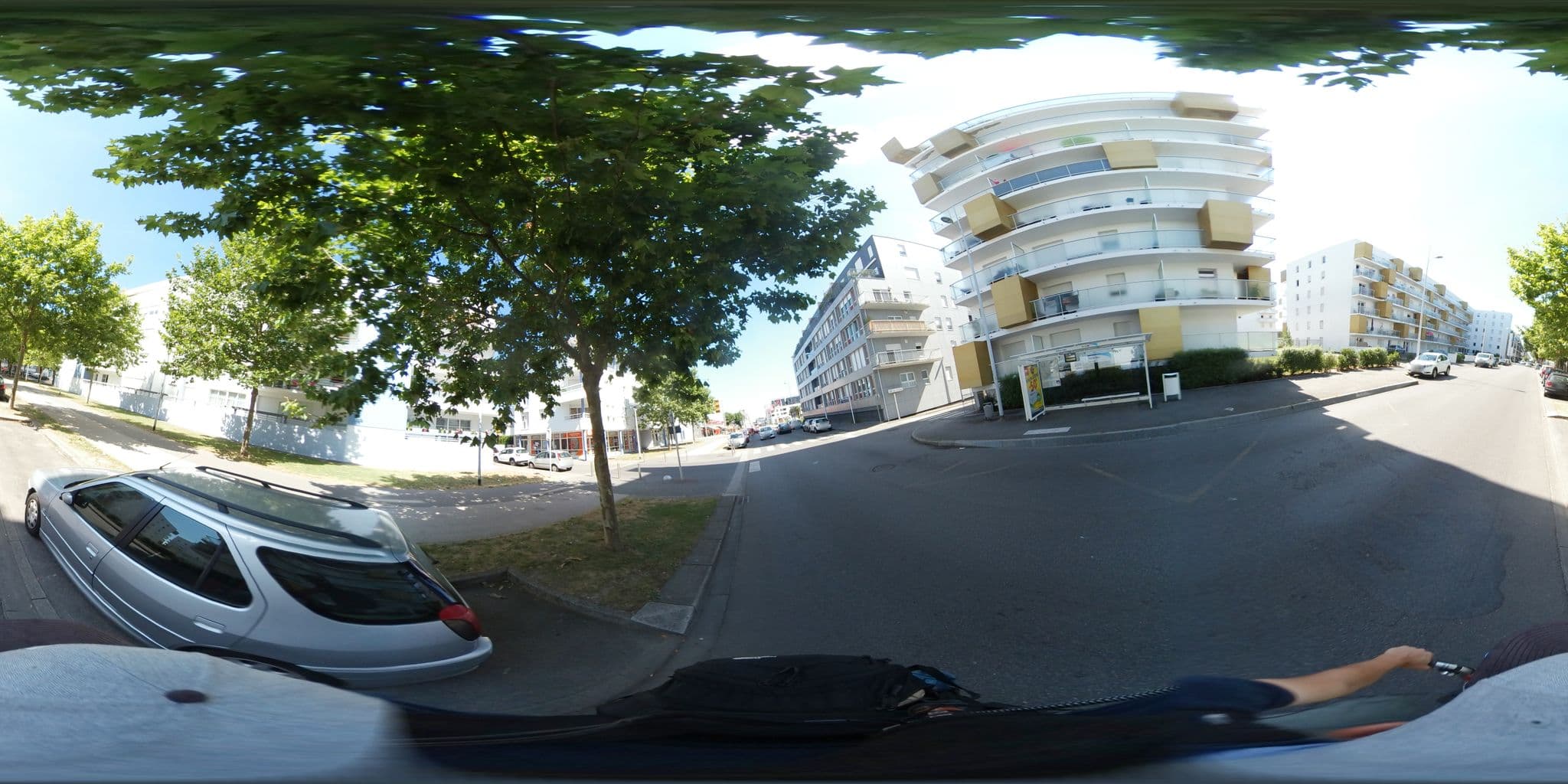 Street view near Hôtel Holiday Inn Express Saint-Nazaire, Saint-Nazaire — © c_mobilite (CC BY-SA · Mapillary)