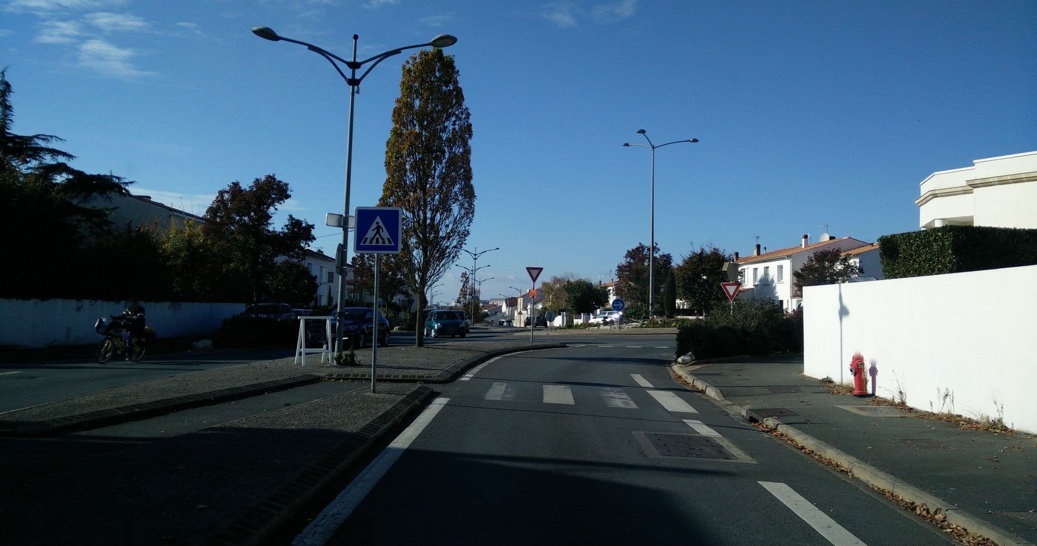 Street view near Alizéa, La Rochelle — © gnusam (CC BY-SA · Mapillary)