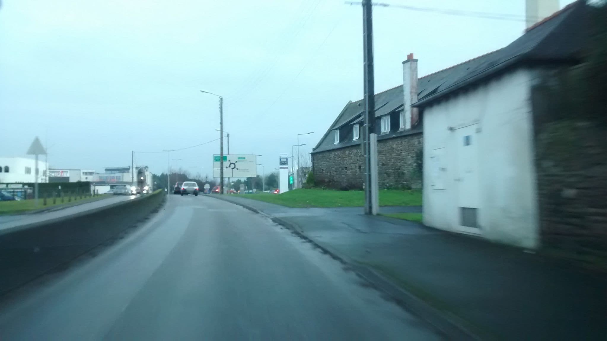 Street view near Les Roulottes de la Baronnie, Saint-Malo — © mgageo (CC BY-SA · Mapillary)