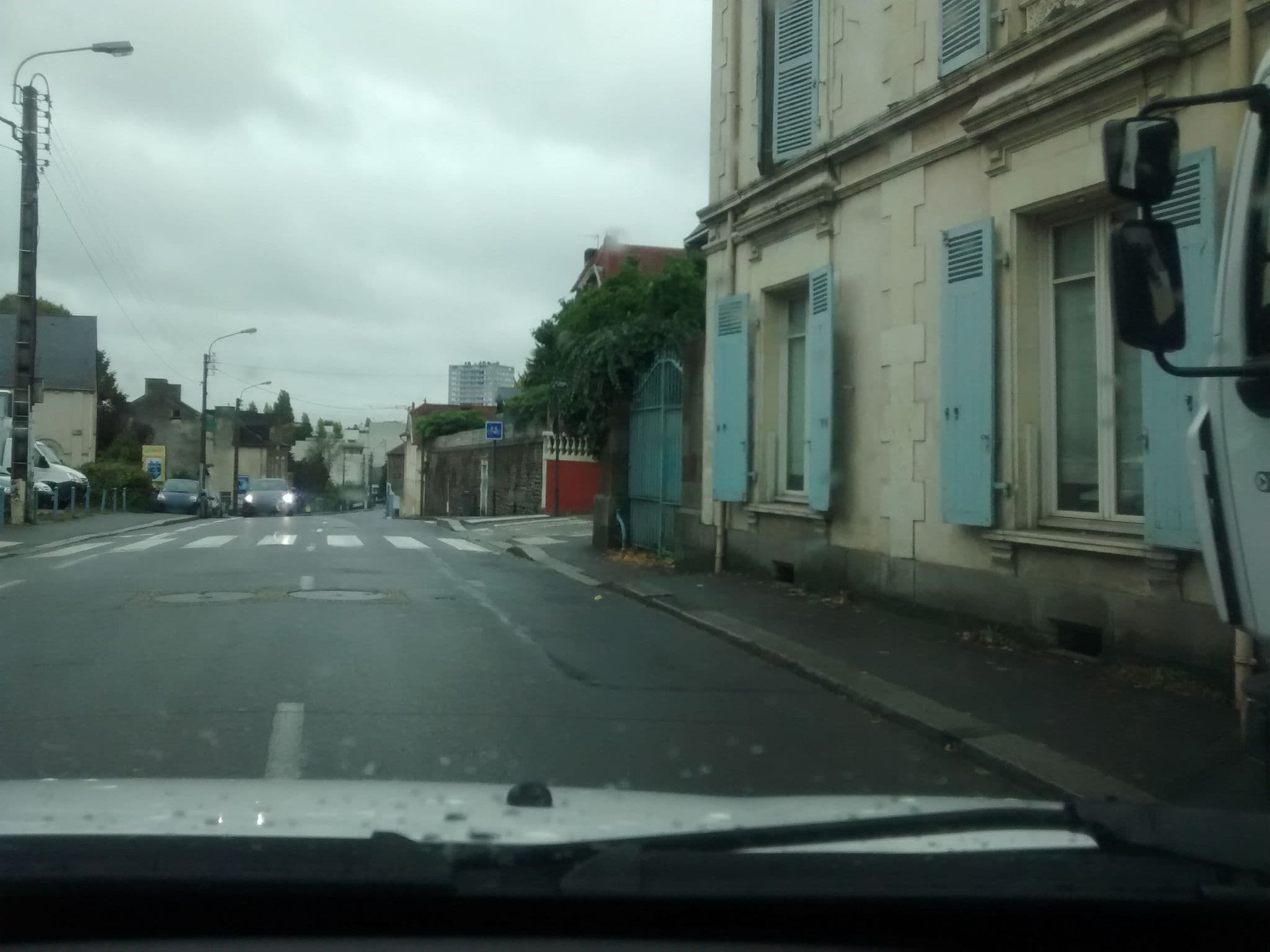 Street view near The Originals Boutique, LeCoq Gadby, Rennes, Rennes — © mgageo (CC BY-SA · Mapillary)