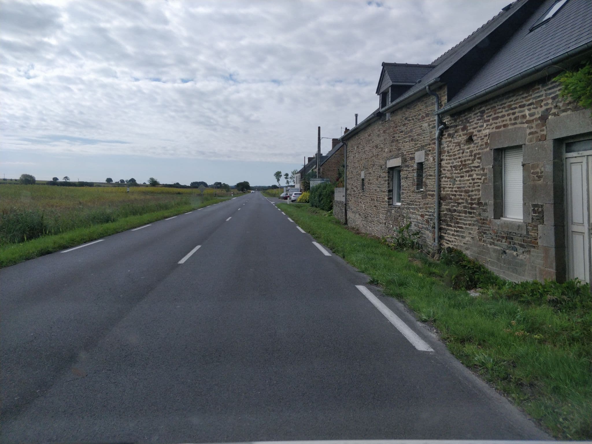 Street view near Relai De Moidrey, Pontorson — © raymond (CC BY-SA · Mapillary)