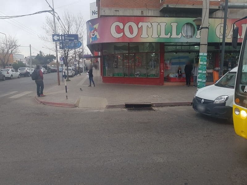 Street view near Apart Hotel Apolo, Neuquén — © epascero (CC BY-SA · Mapillary)