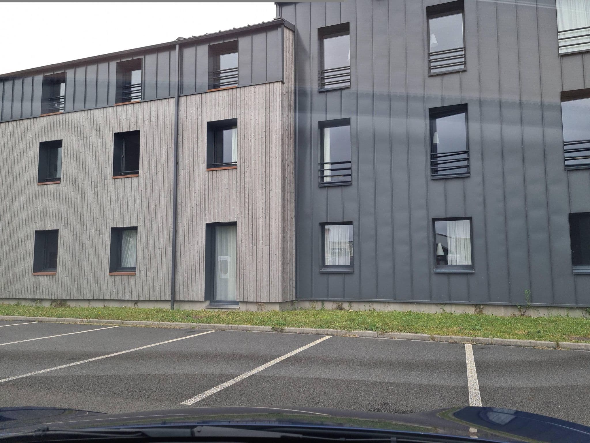 Street view near Ibis Pontorson Bay of Mont-Saint-Michel, Pontorson — © kino (CC BY-SA · Mapillary)