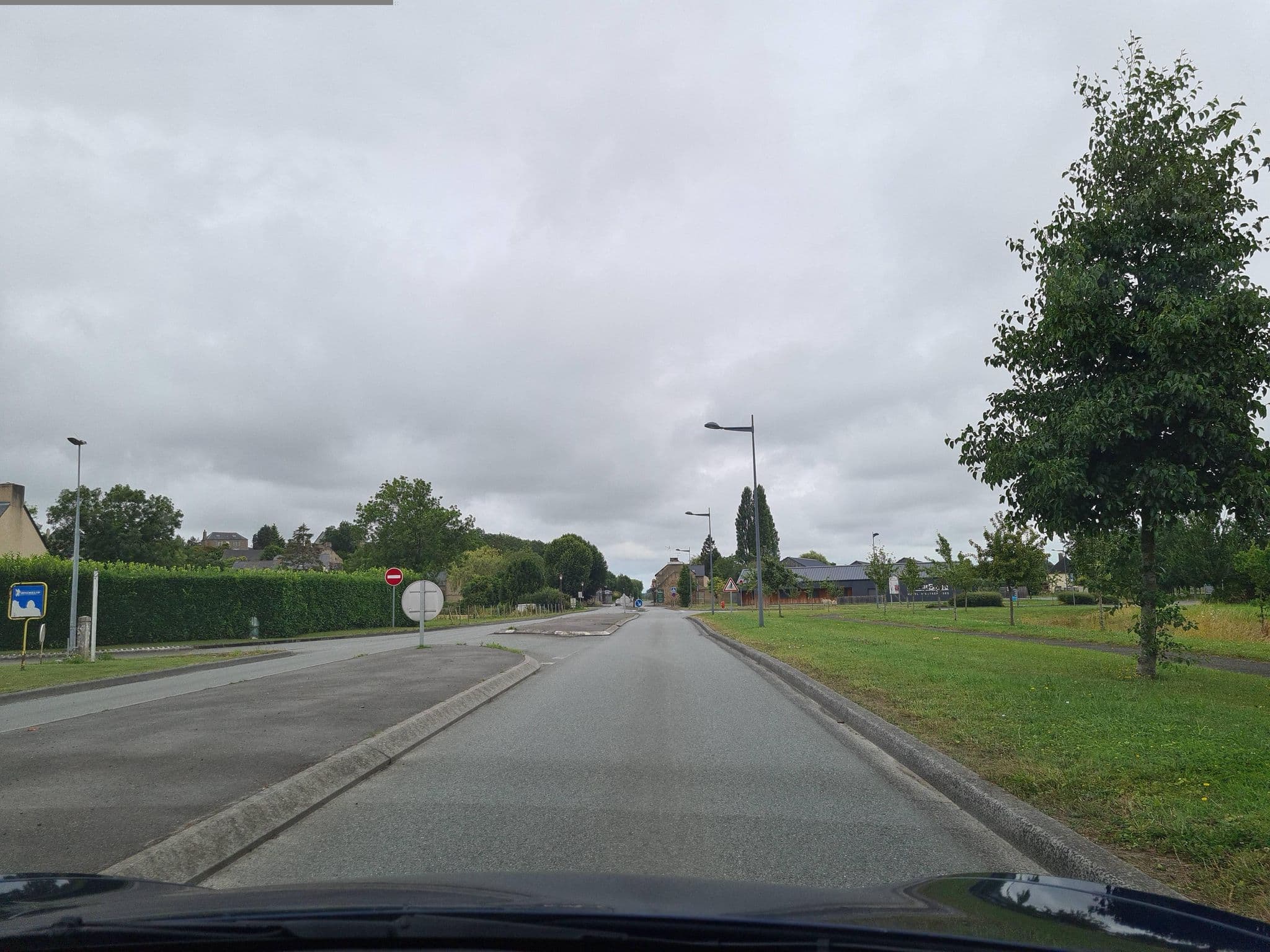Street view near Tesla Supercharger Mont St Michel, Pontorson — © kino (CC BY-SA · Mapillary)