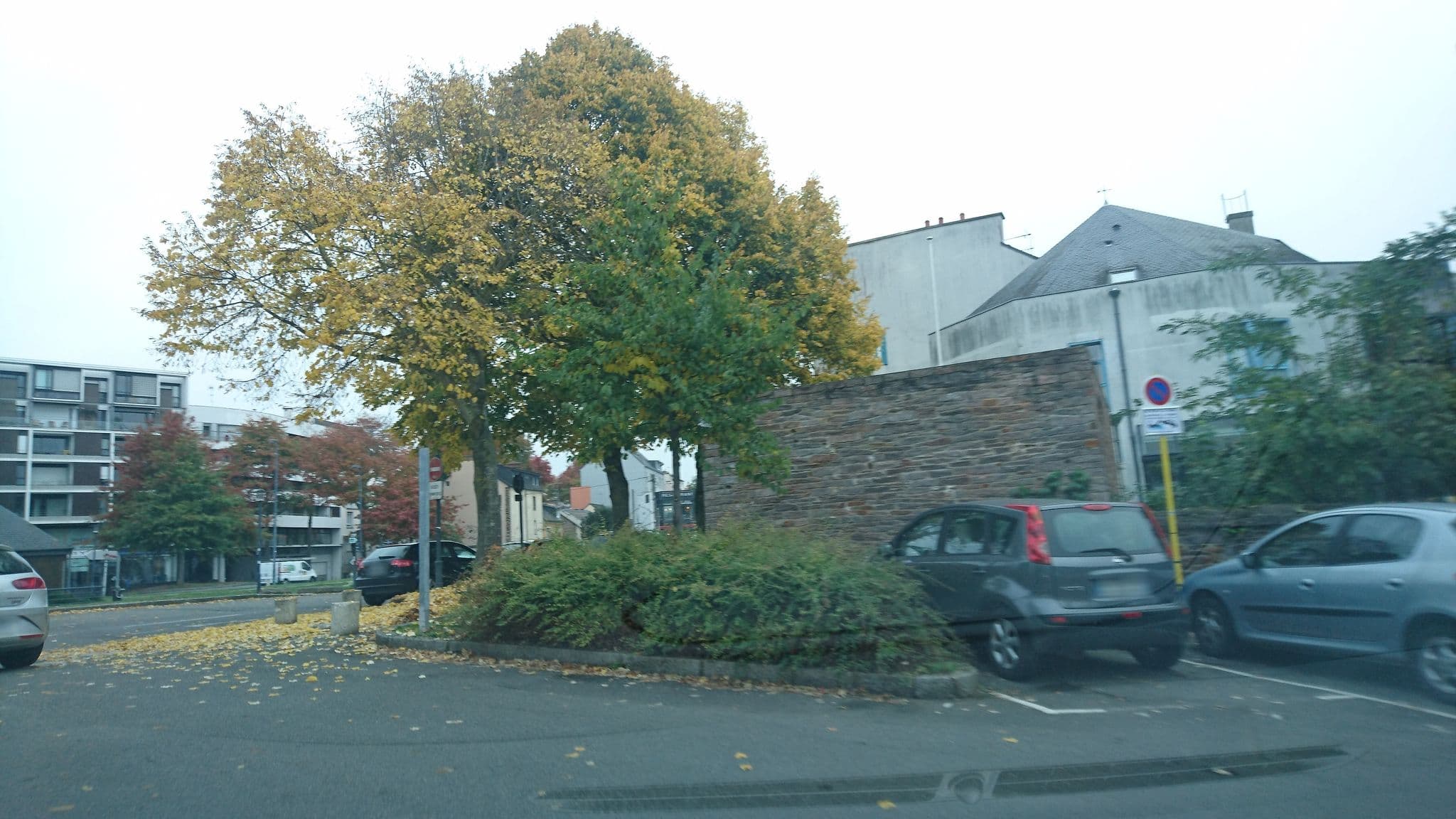 Street view near Auberge de Jeunesse, Rennes — © ljbouere (CC BY-SA · Mapillary)