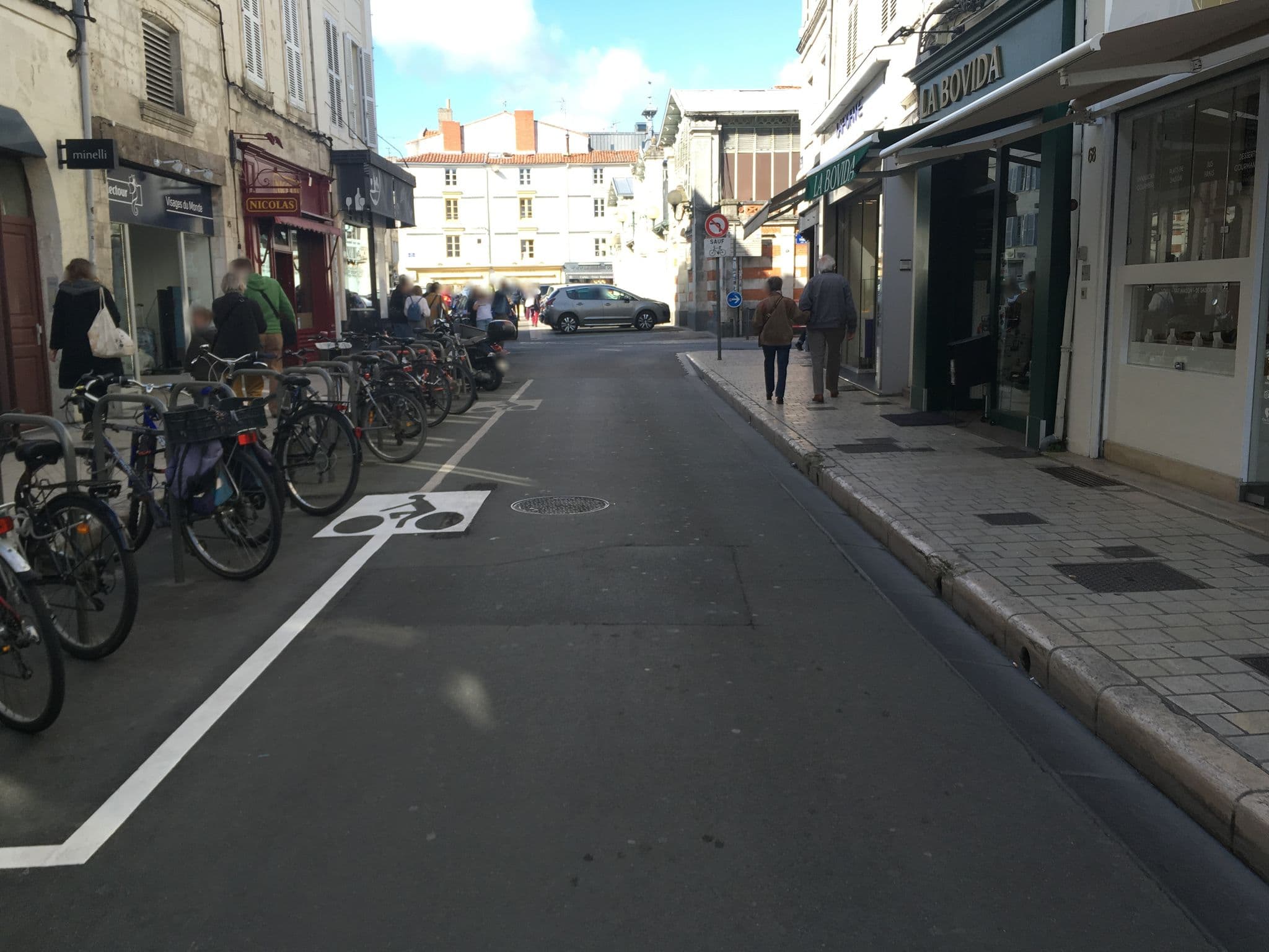 Street view near Selectour - Visages du Monde, La Rochelle — © unlimited (CC BY-SA · Mapillary)