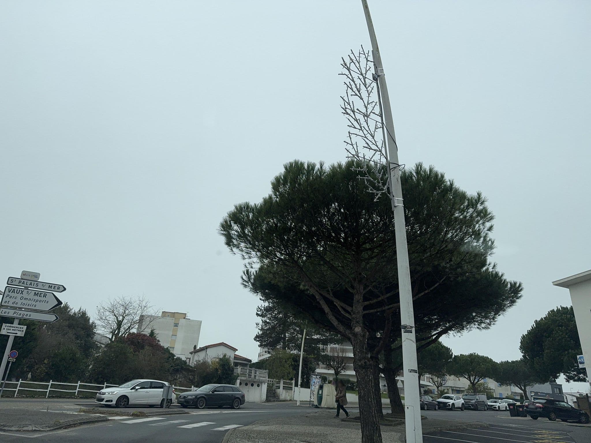 Street view near Anzemberg Sylvie, Royan — © max93600 (CC BY-SA · Mapillary)