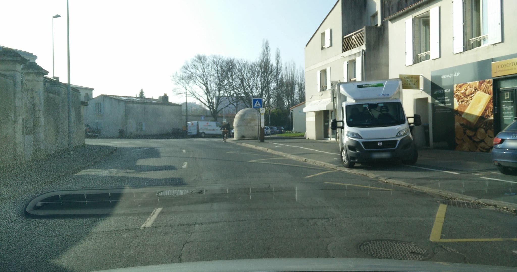 Street view near La Rochelle - Au Chat Qui Dort (chambres d'hotes), La Rochelle — © gnusam (CC BY-SA · Mapillary)