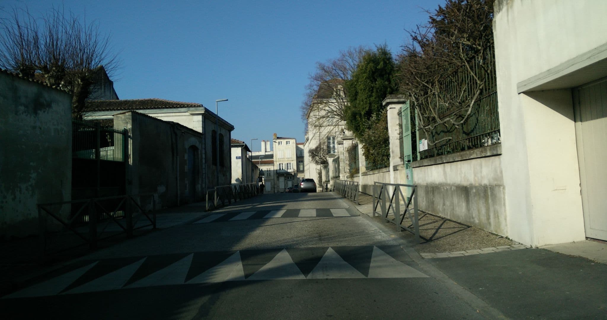 Street view near RVS, La Rochelle — © gnusam (CC BY-SA · Mapillary)