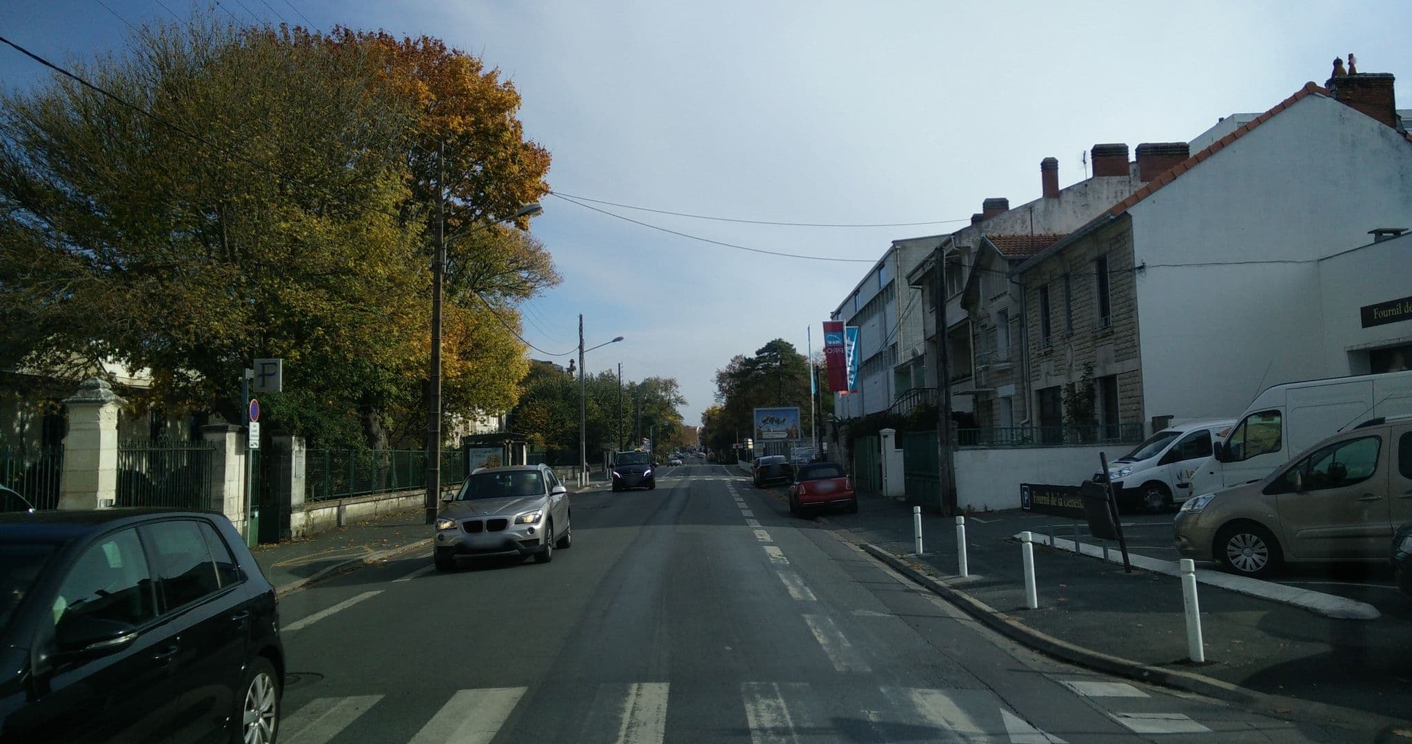 Street view near Hôtel le Manoir, La Rochelle — © gnusam (CC BY-SA · Mapillary)