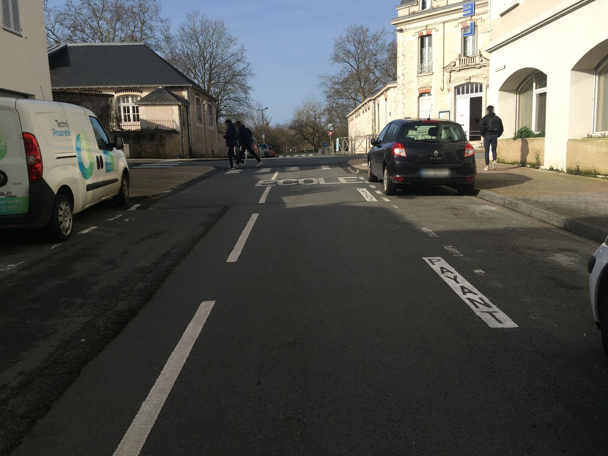 Street view near Best Western Hotel Champlain France Angleterre La Rochelle, La Rochelle — © unlimited (CC BY-SA · Mapillary)