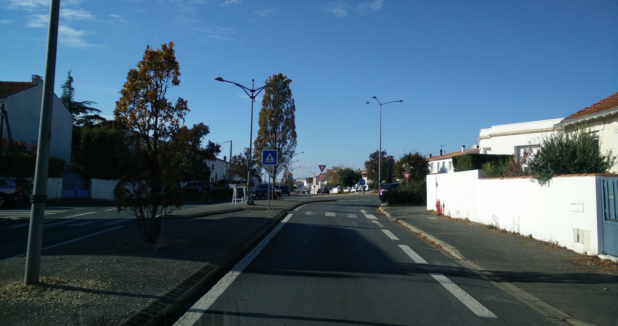 Street view near Hôtel Alizéa, La Rochelle — © gnusam (CC BY-SA · Mapillary)