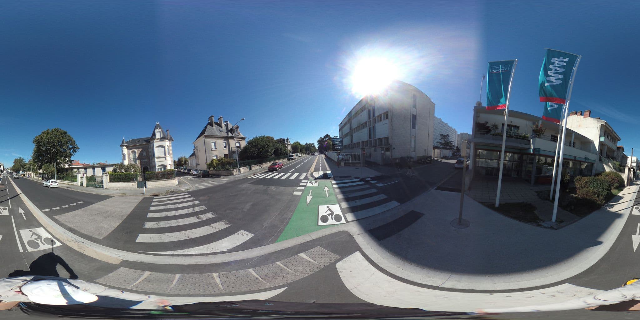 Street view near Villa Verde, La Rochelle — © geovelo (CC BY-SA · Mapillary)