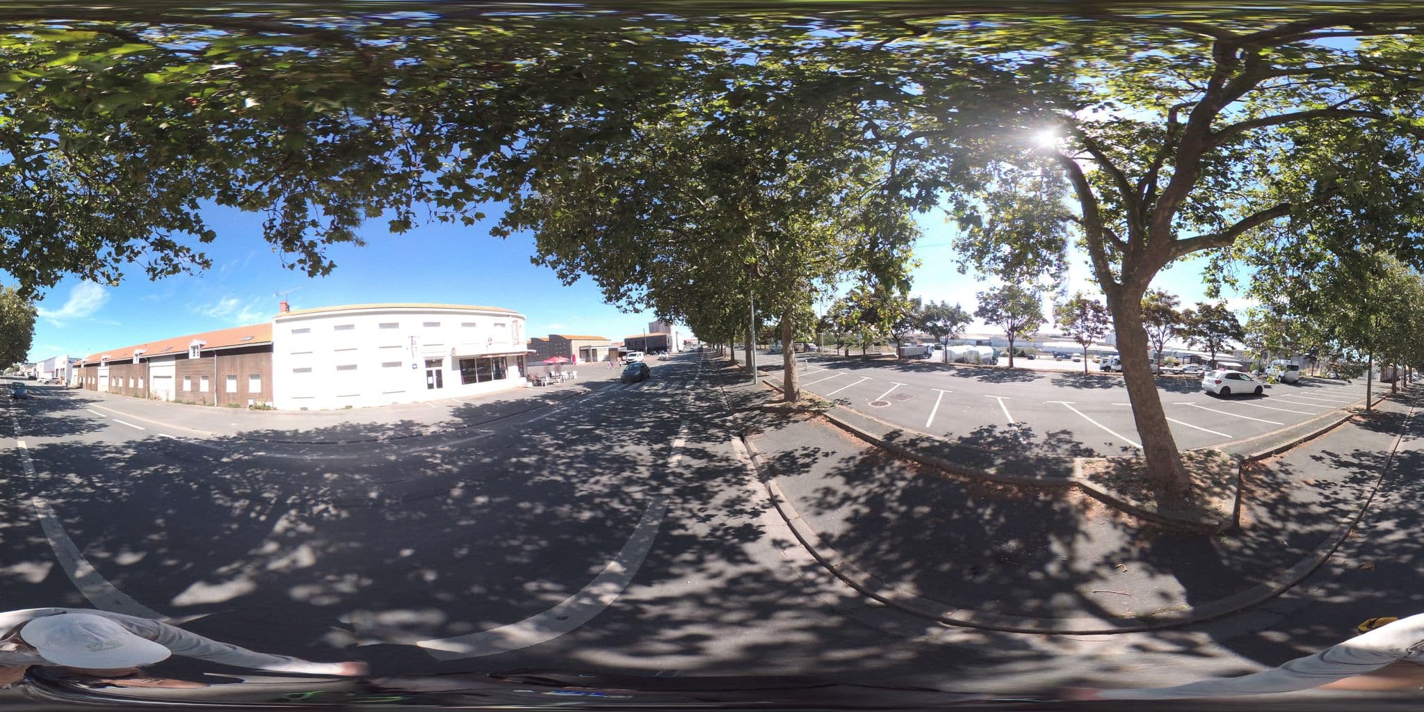 Street view near L'Aquarelle, La Rochelle — © geovelo (CC BY-SA · Mapillary)