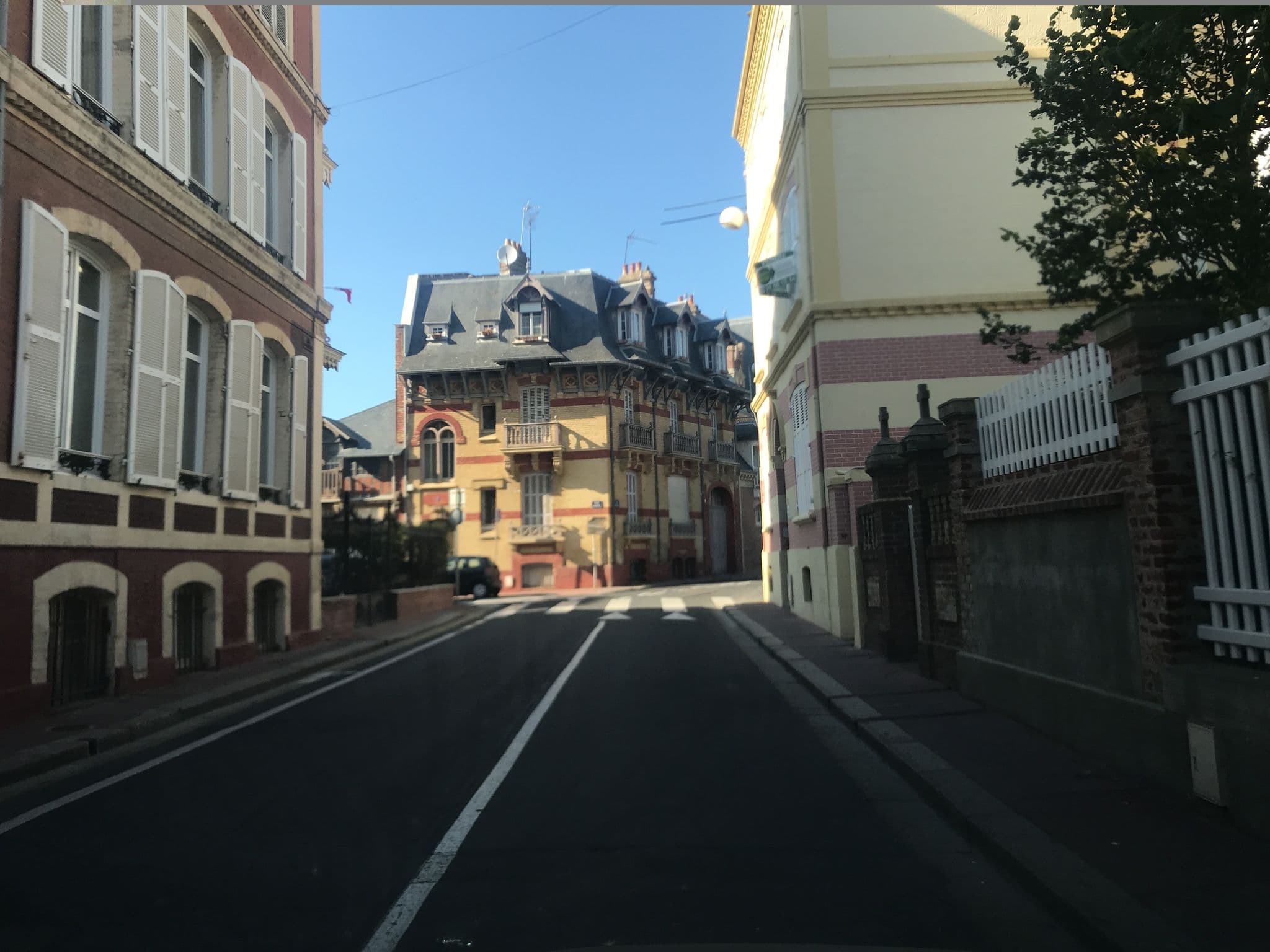 Street view near Le Trouville, Trouville-sur-Mer — © unmap (CC BY-SA · Mapillary)