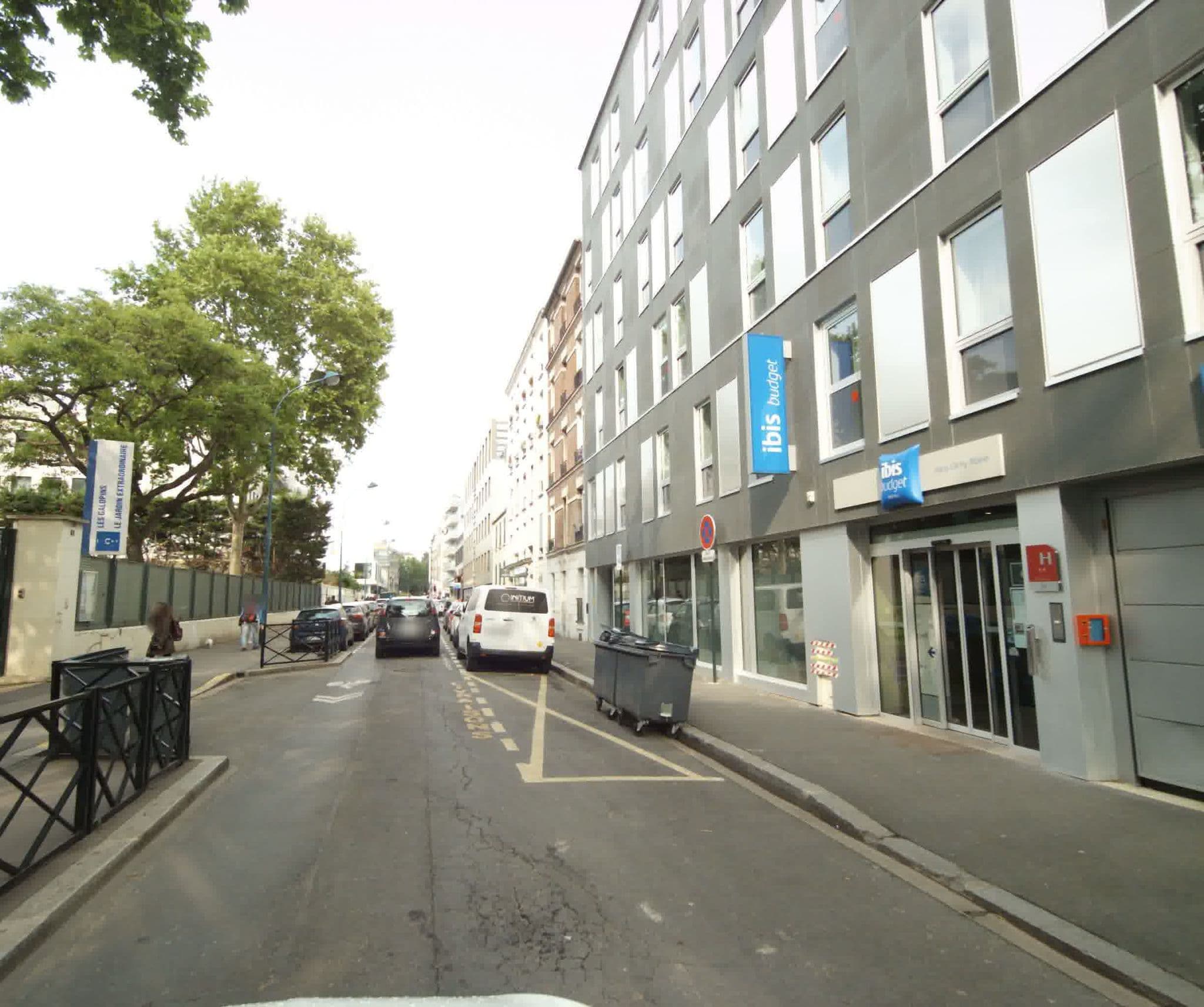 Street view near Ibis Budget, Clichy — © sogefi (CC BY-SA · Mapillary)