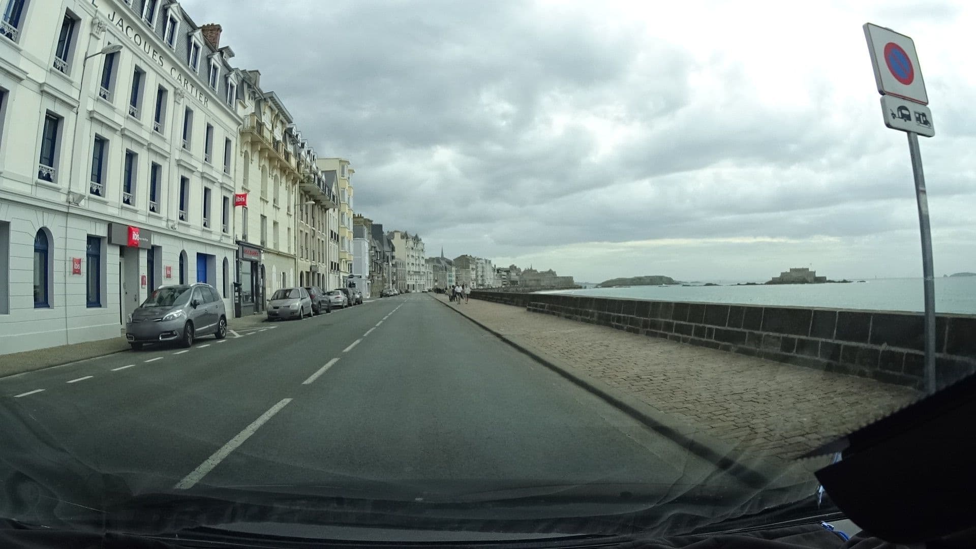 Street view near Appartement Emeraude sillon, Saint-Malo — © ljbouere (CC BY-SA · Mapillary)