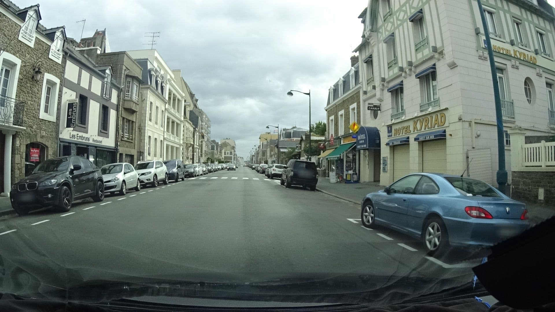Street view near Hotel Jersey, Saint-Malo — © ljbouere (CC BY-SA · Mapillary)