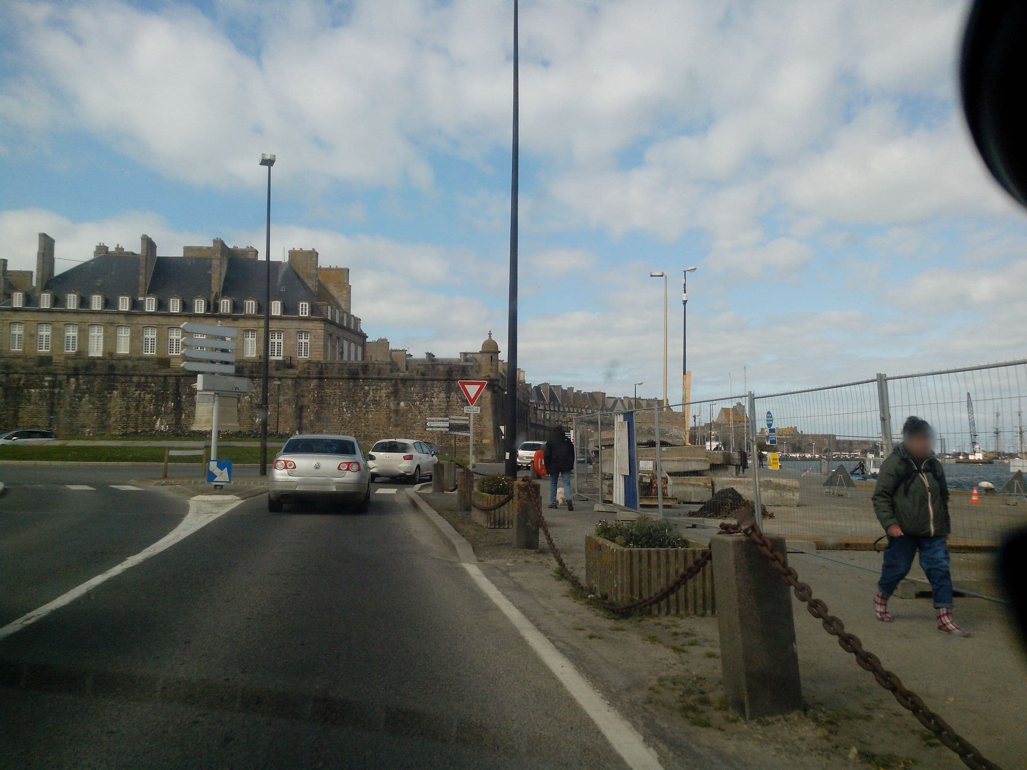 Street view near Jardins d'Hardelot, Saint-Malo — © hamlet (CC BY-SA · Mapillary)
