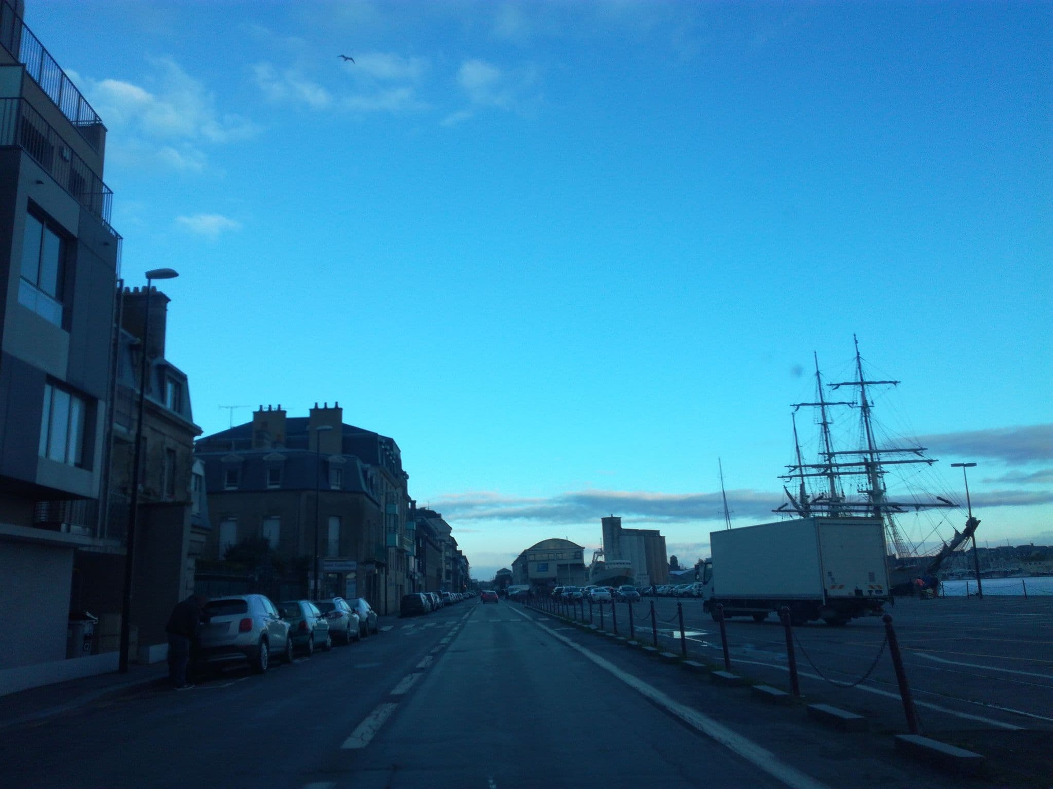 Street view near Résidence Quai Sud- le Charcot, Saint-Malo — © kriom (CC BY-SA · Mapillary)