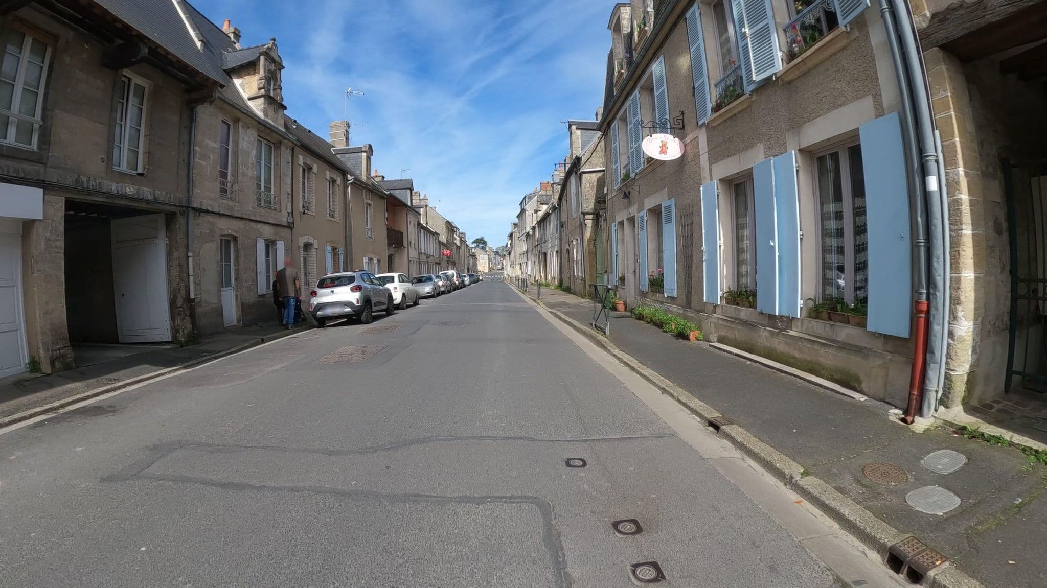 Street view near Logis De Saint-Jean, Bayeux — © Nzau (CC BY-SA · Mapillary)