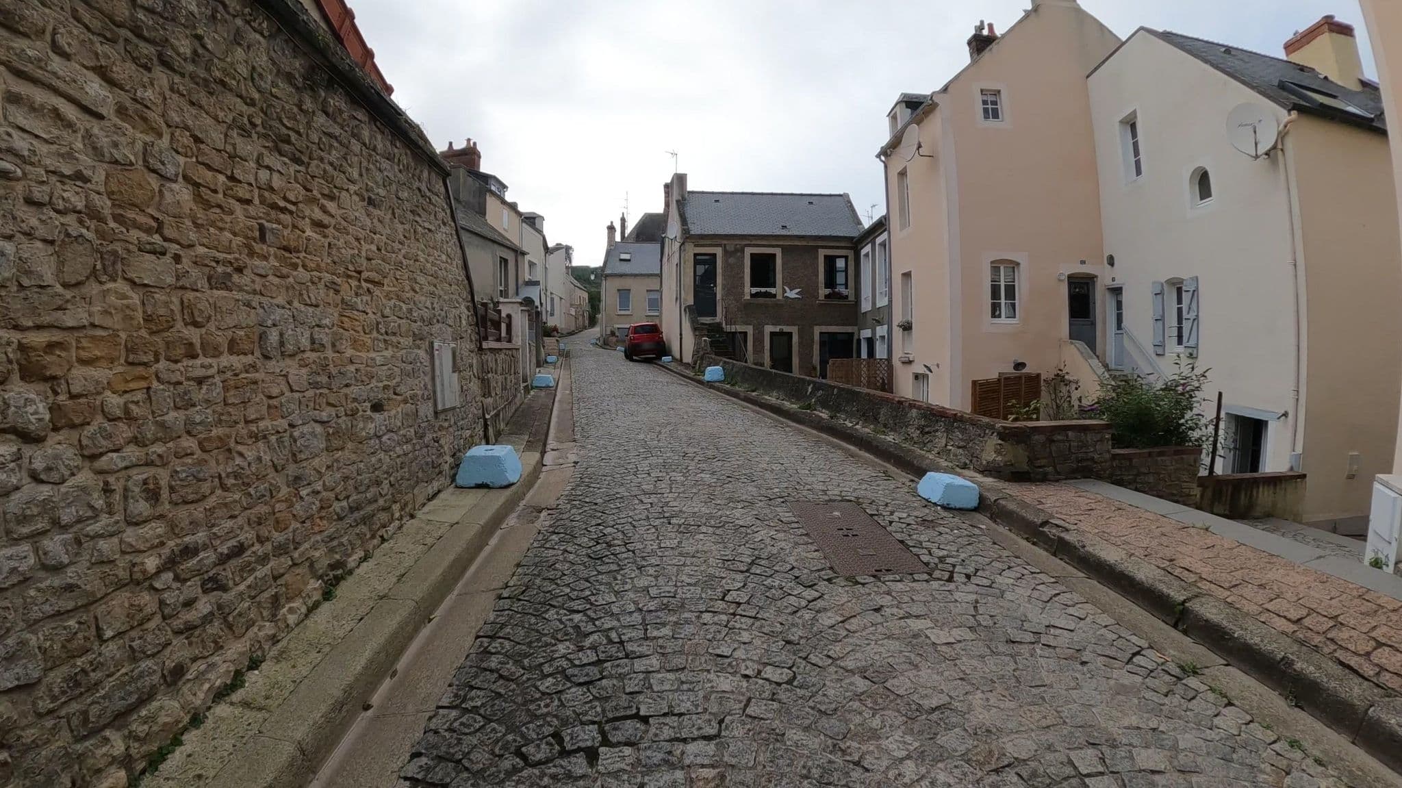 Street view near Une chambre à la mer, Port-en-Bessin-Huppain — © Nzau (CC BY-SA · Mapillary)
