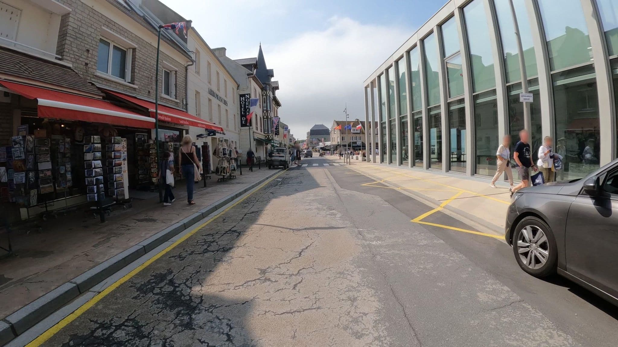 Street view near Appartement 3 Pièces Bord de mer Place du 6 Juin, Ver-sur-Mer — © Nzau (CC BY-SA · Mapillary)