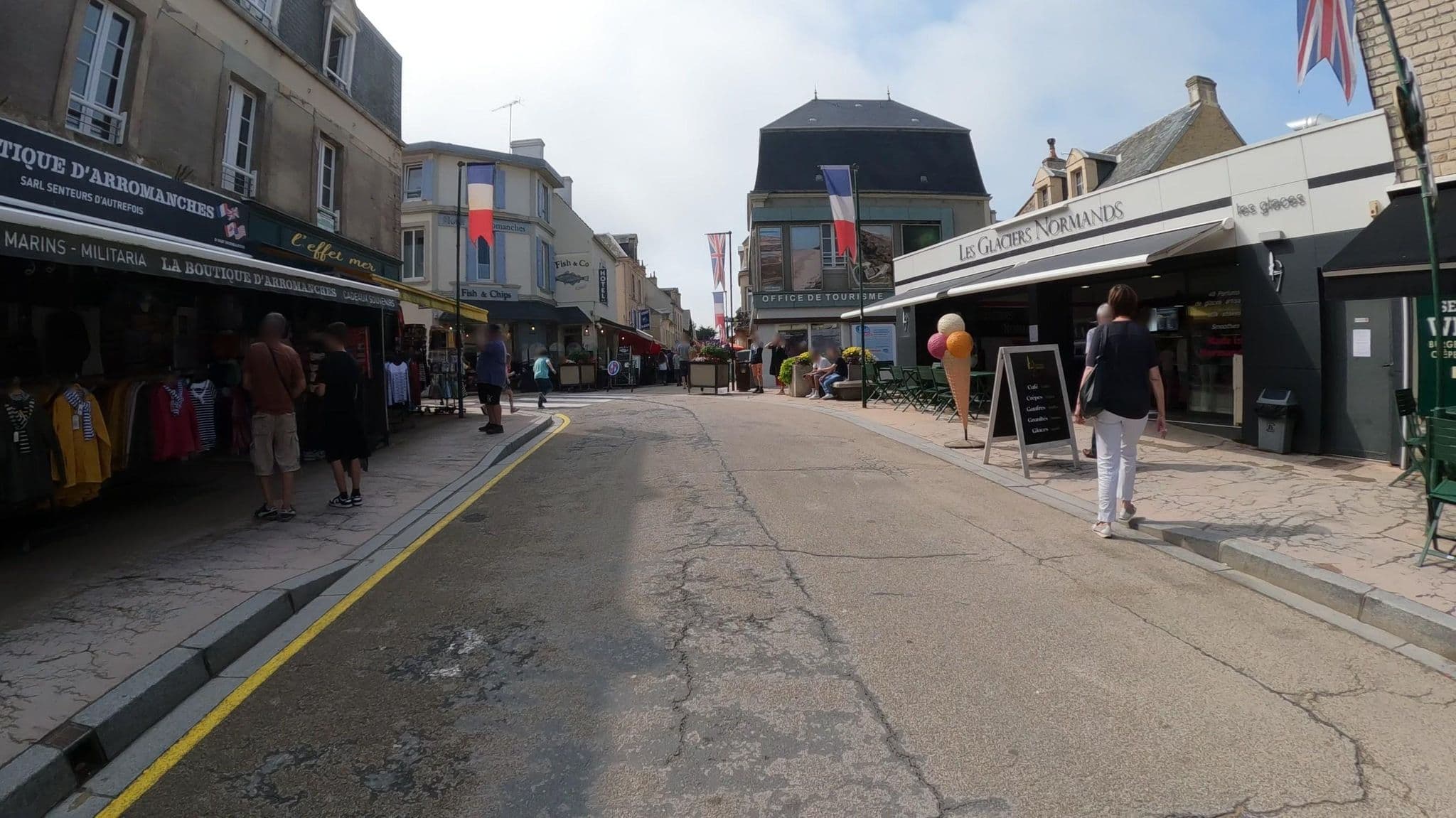 Street view near Fenêtres sur Mer Arromanches, Ver-sur-Mer — © Nzau (CC BY-SA · Mapillary)