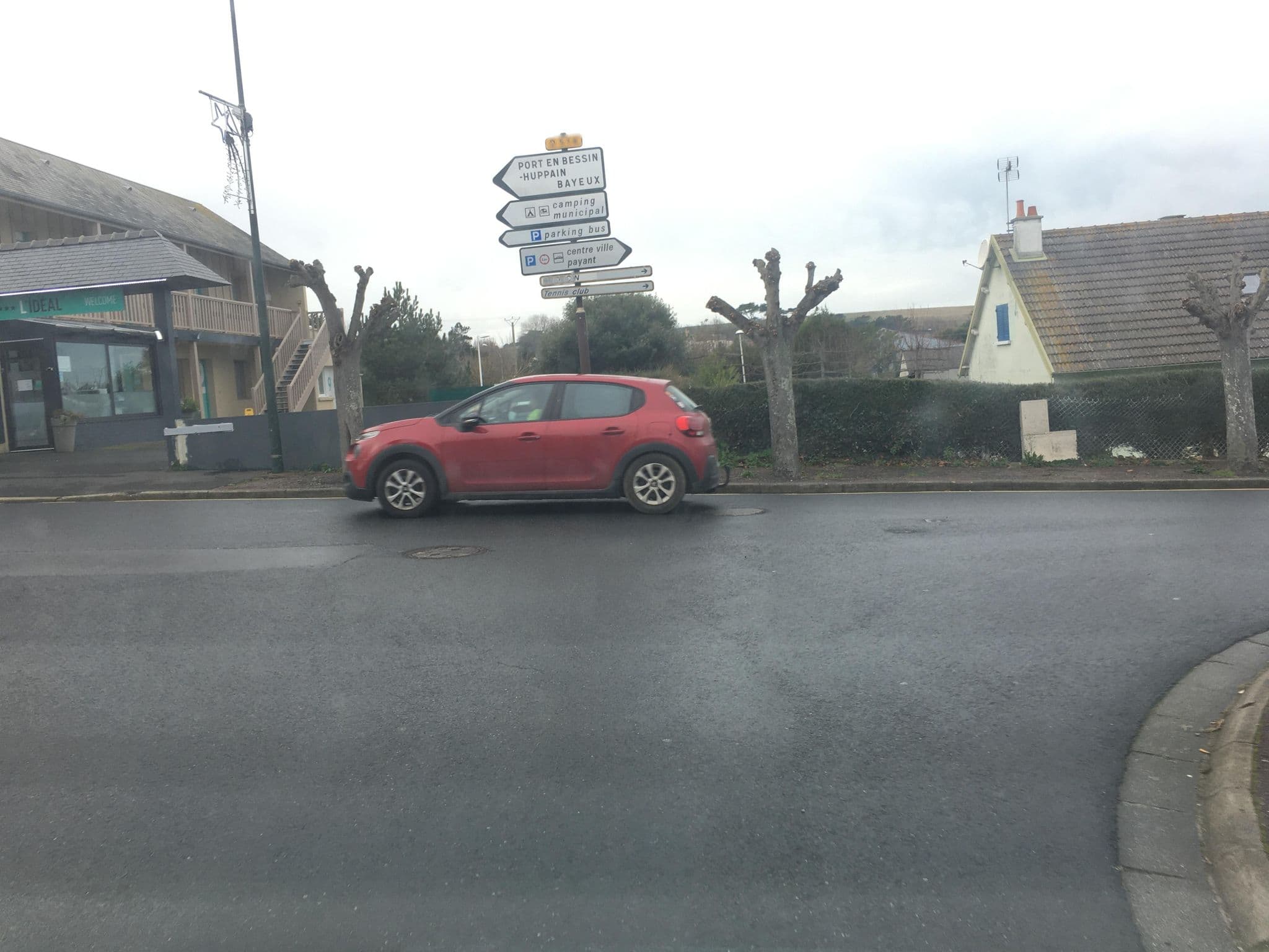 Street view near Fradin, Ver-sur-Mer — © raymond (CC BY-SA · Mapillary)