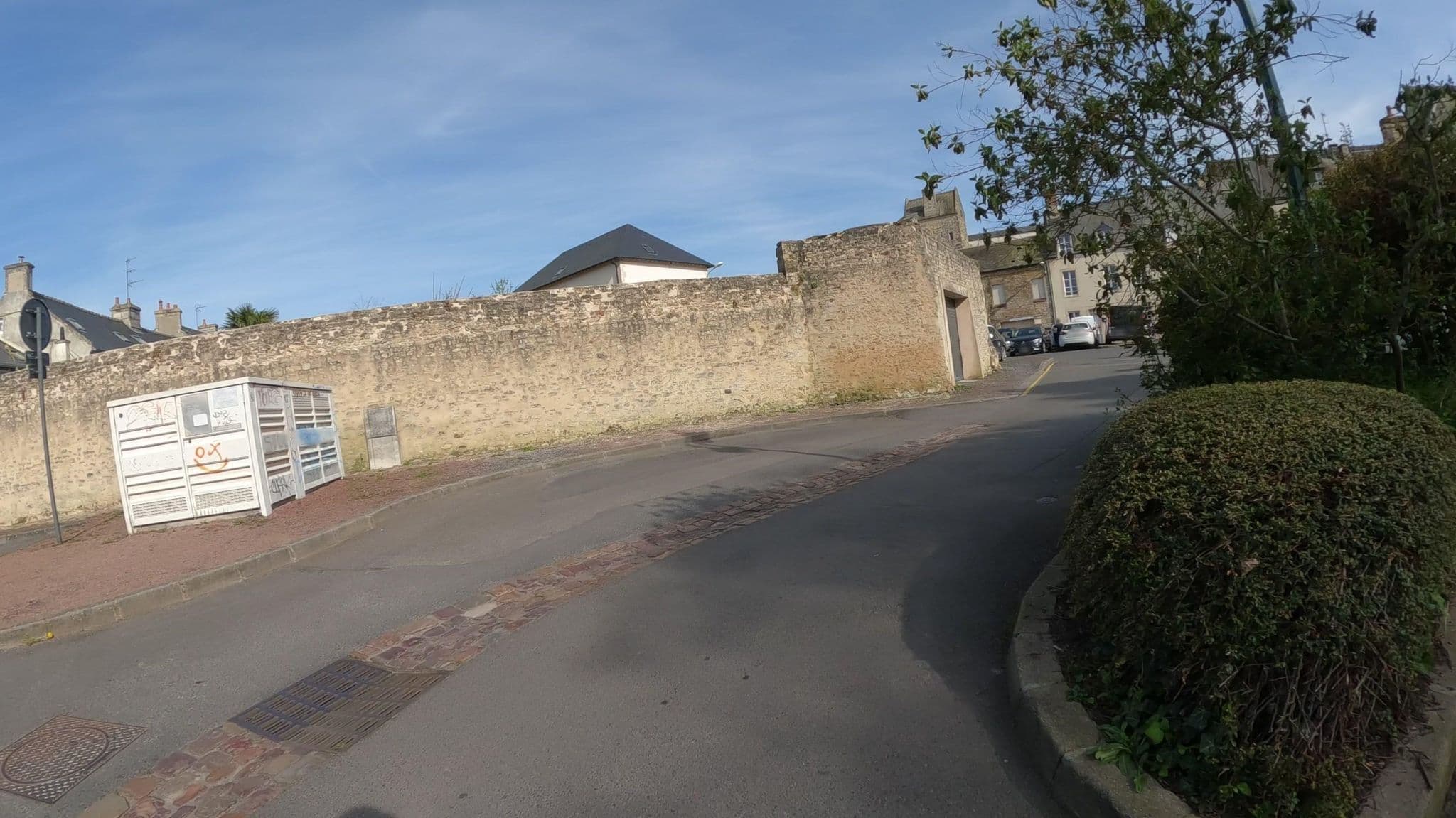 Street view near l'Aure Bleue, Bayeux — © Nzau (CC BY-SA · Mapillary)