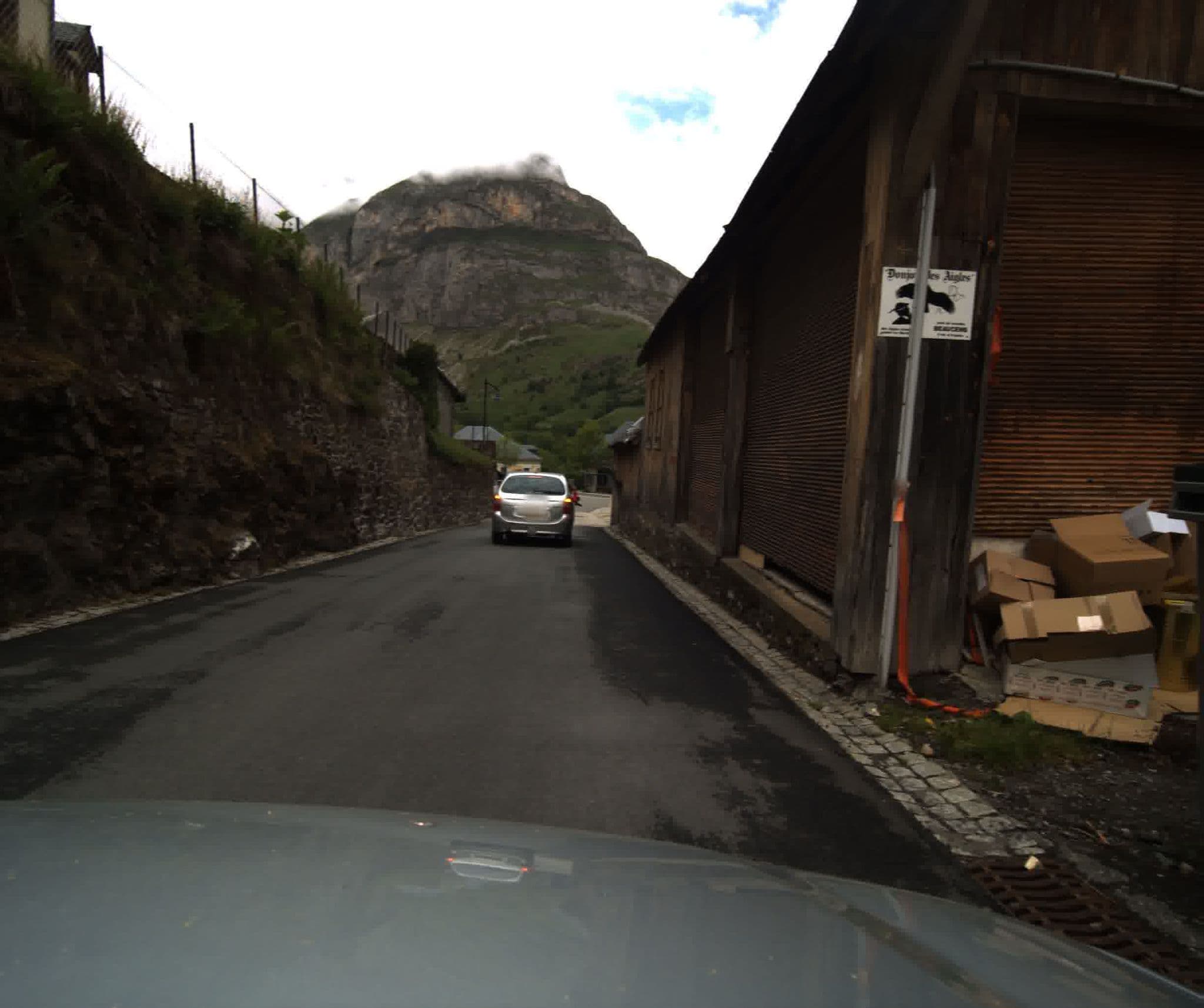 Street view near Astazou, Luz-Saint-Sauveur — © sogefi (CC BY-SA · Mapillary)