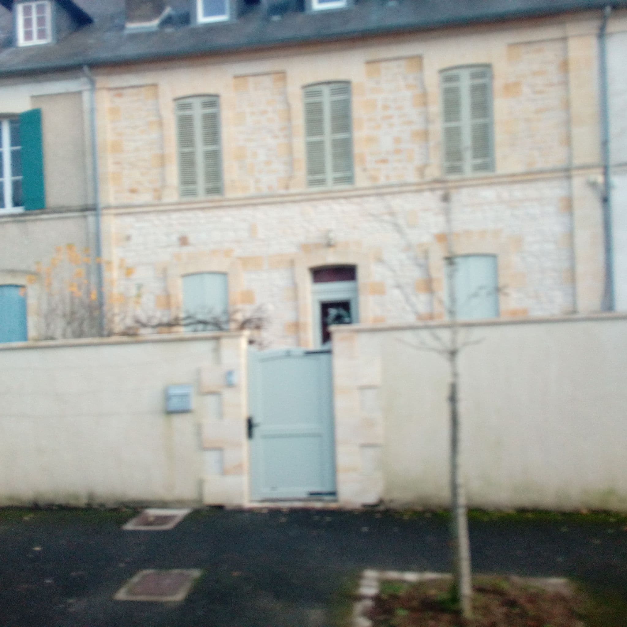 Street view near Résidence les Sansonnets, Jonzac — © mawy33 (CC BY-SA · Mapillary)