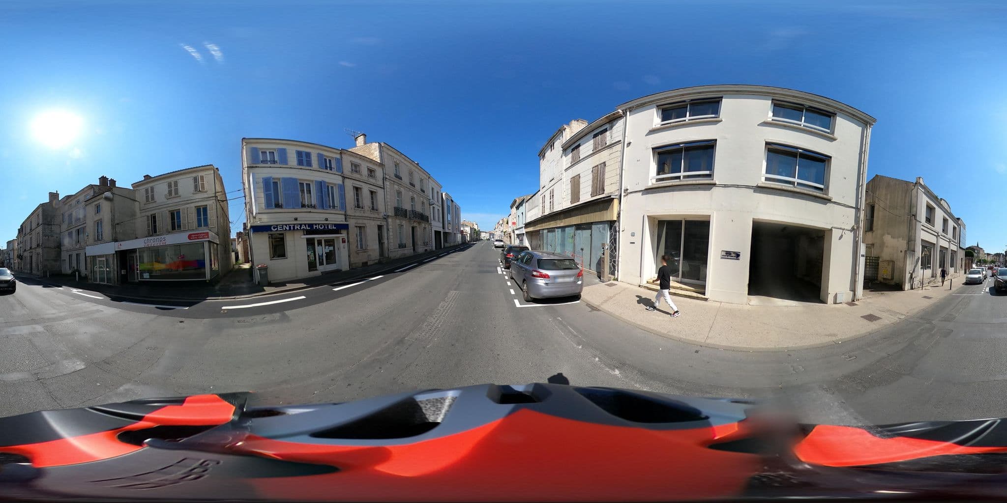 Street view near Le Central Hôtel, Niort — © cayenne (CC BY-SA · Mapillary)