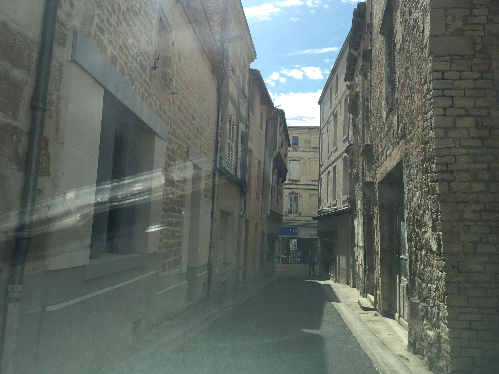 Street view near Santa Giulia, Niort — © mappy_sa (CC BY-SA · Mapillary)