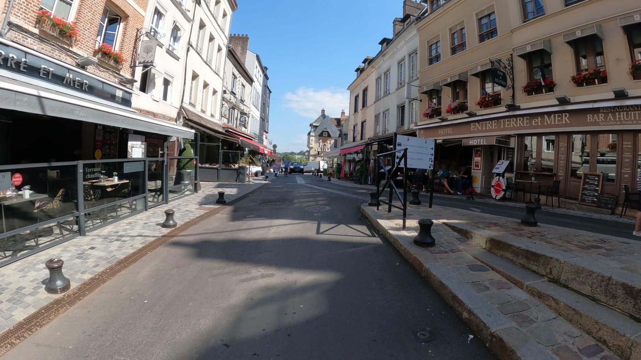 Street view near Entre terre et mer, Honfleur — © Nzau (CC BY-SA · Mapillary)