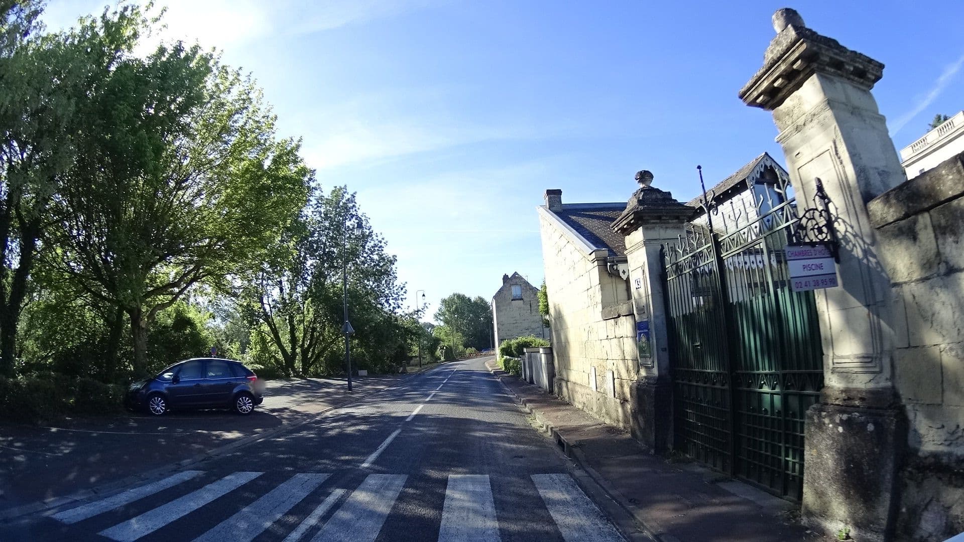 Street view near Chambre d' Hôtes la Lucasserie, Saumur — © panieravide (CC BY-SA · Mapillary)