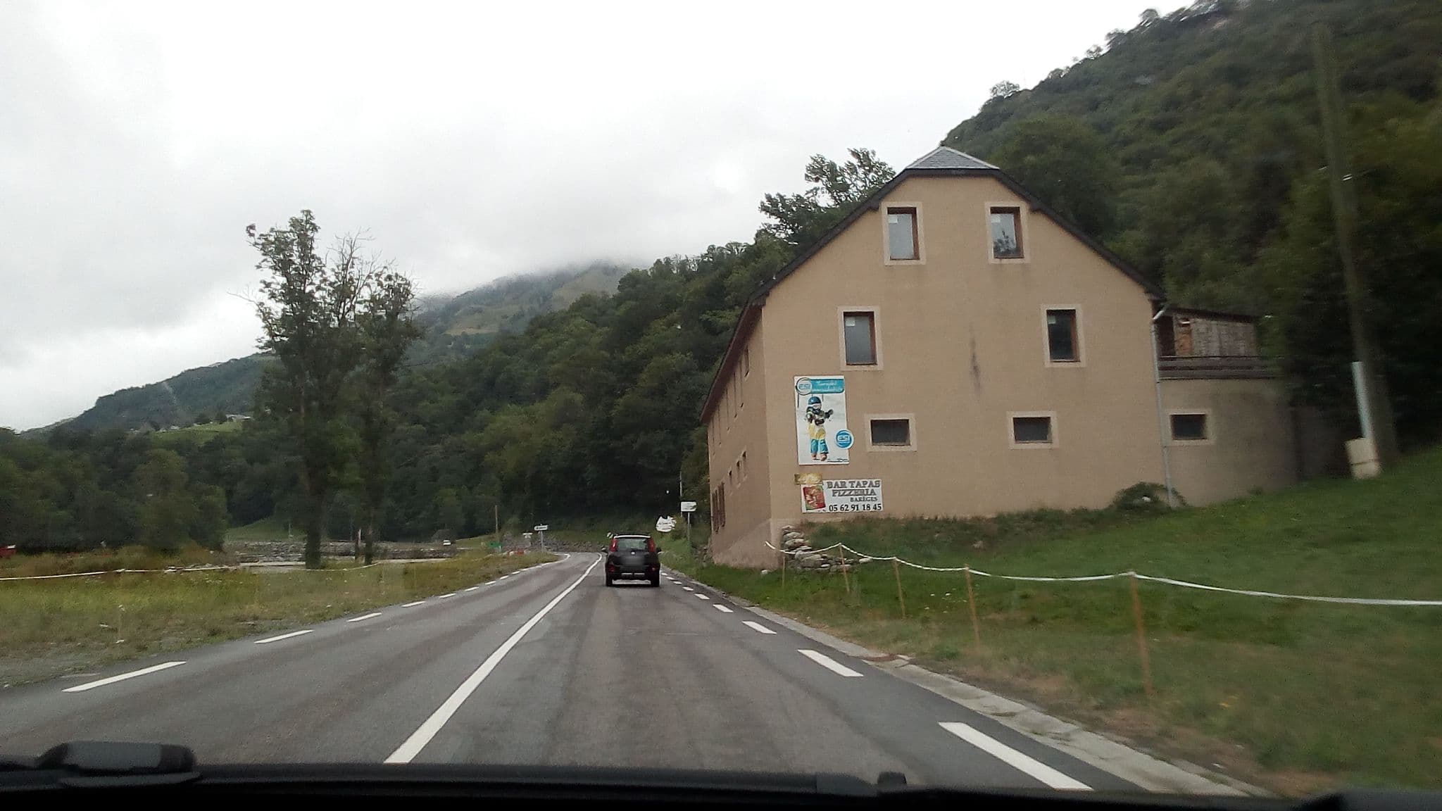 Street view near La Grange au Bois, Luz-Saint-Sauveur — © atabaraud (CC BY-SA · Mapillary)