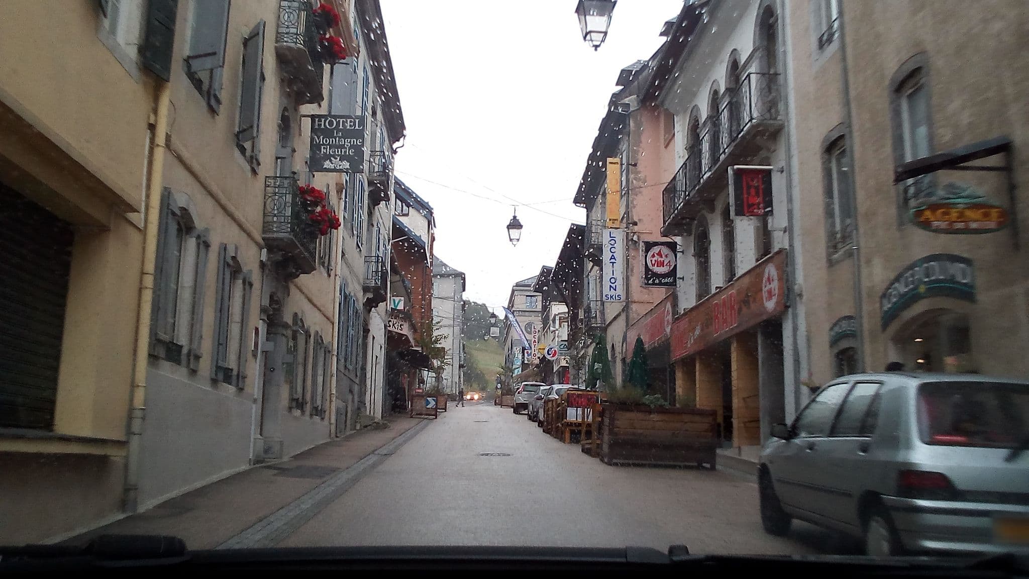 Street view near Hôtel Richelieu, Luz-Saint-Sauveur — © atabaraud (CC BY-SA · Mapillary)