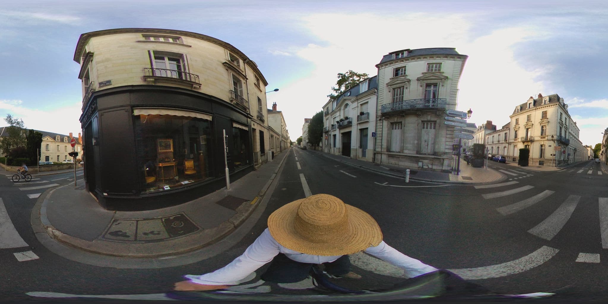 Street view near Loge Gogaille - Corneille, Tours — © geovelo (CC BY-SA · Mapillary)