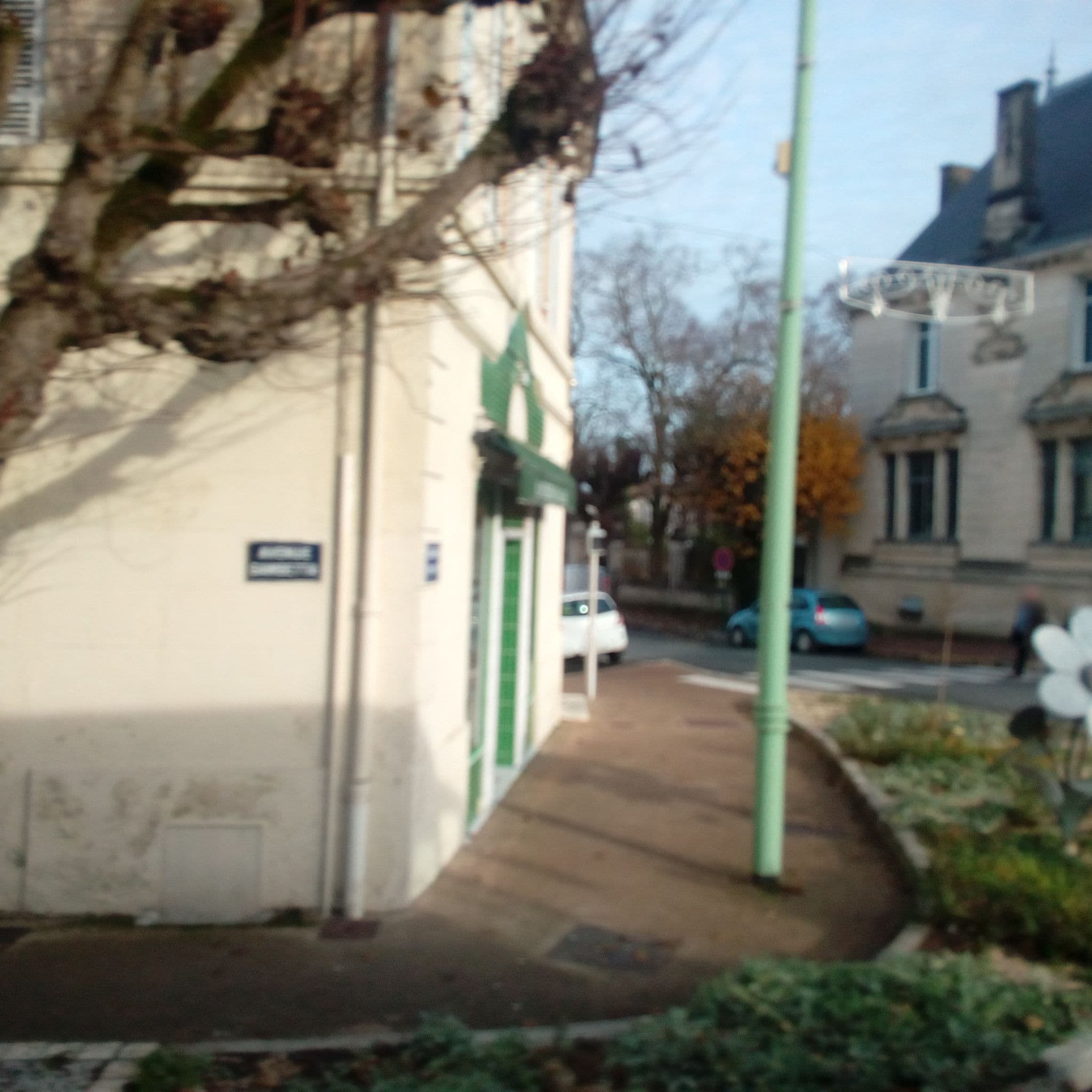 Street view near Logis Carmes, Jonzac — © mawy33 (CC BY-SA · Mapillary)