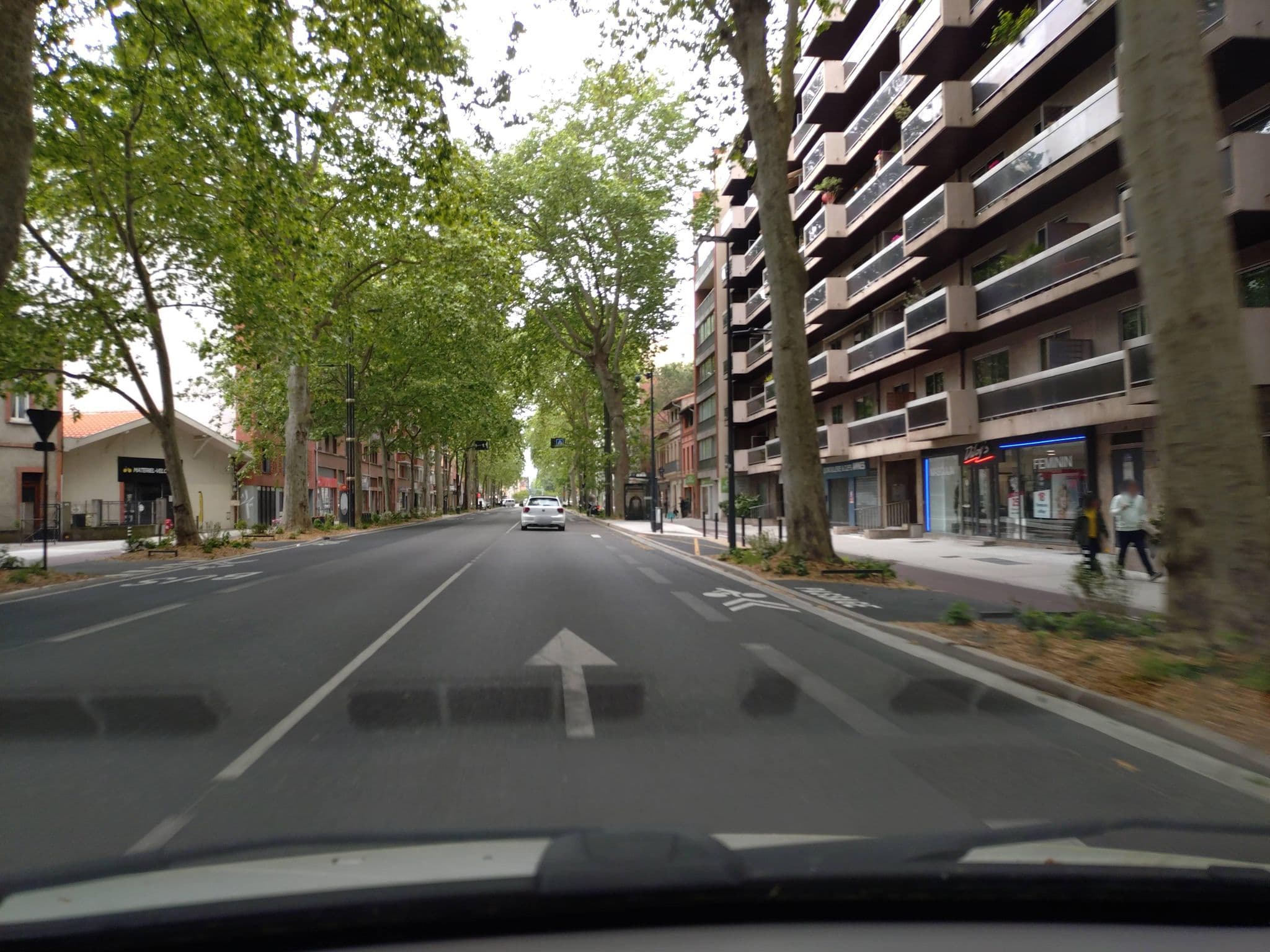 Street view near Citea Toulouse St Cyprien, Toulouse — © yeelel (CC BY-SA · Mapillary)