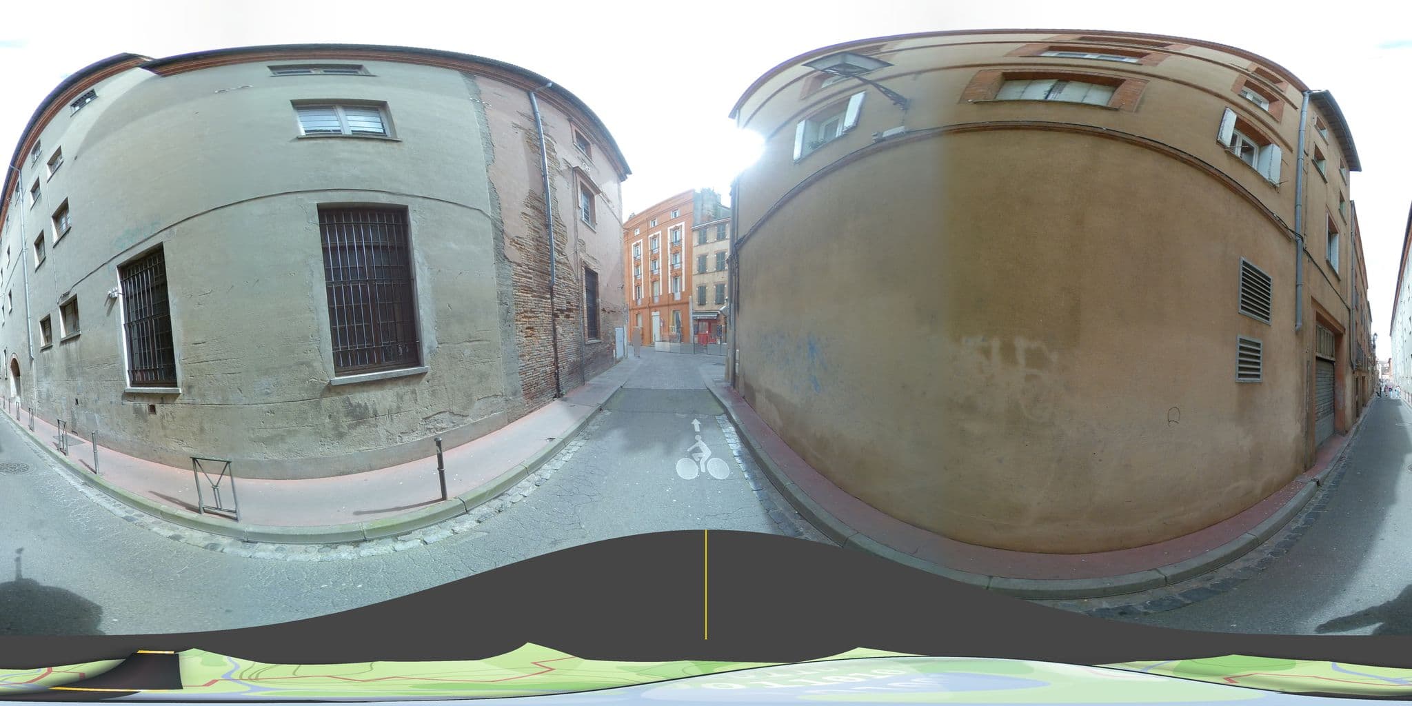 Street view near Cocoon'Inn Daurade, Toulouse — © tyndare (CC BY-SA · Mapillary)