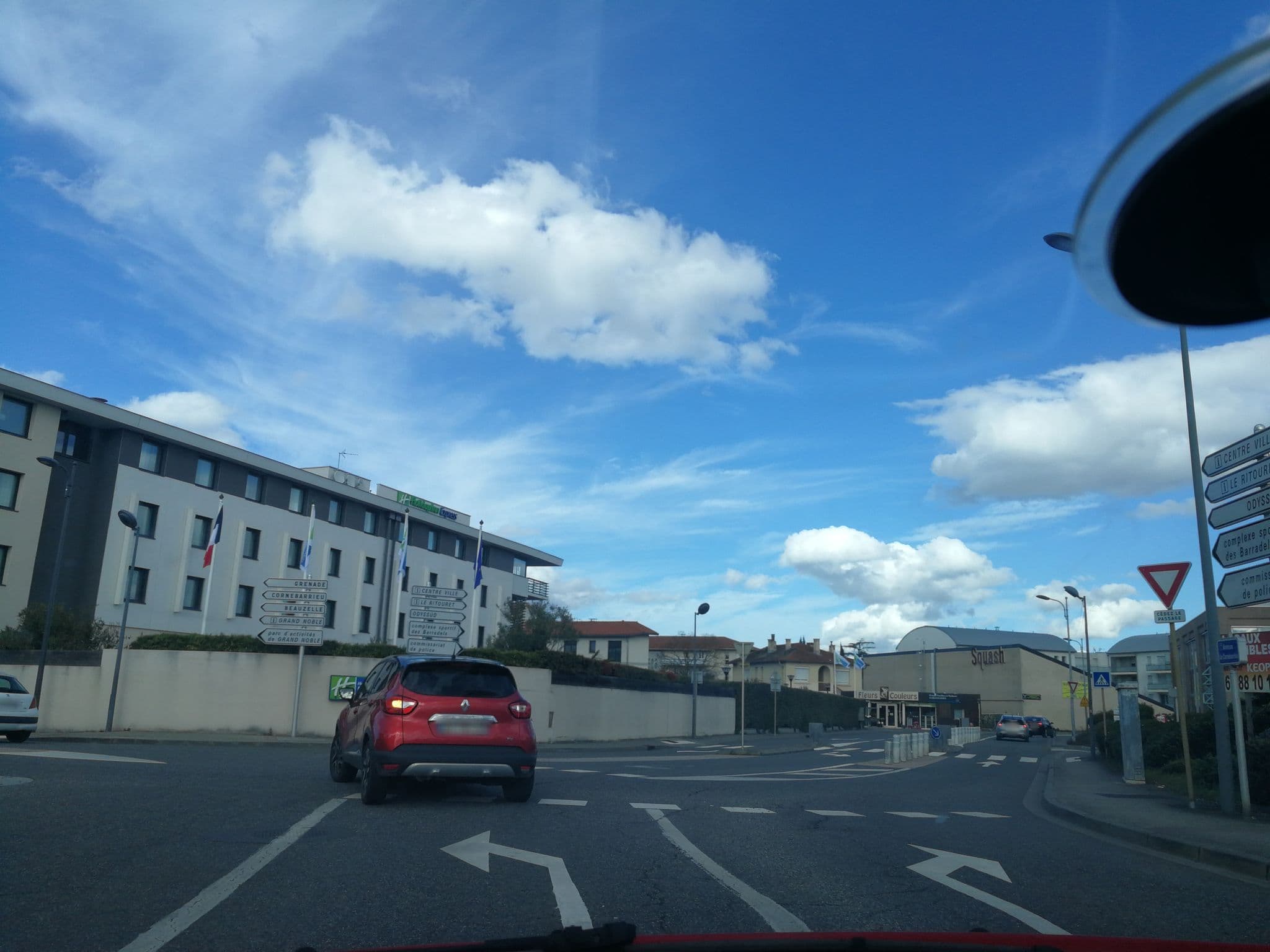 Street view near Holiday Inn Express Toulouse Airport, Blagnac — © quentin_s33 (CC BY-SA · Mapillary)