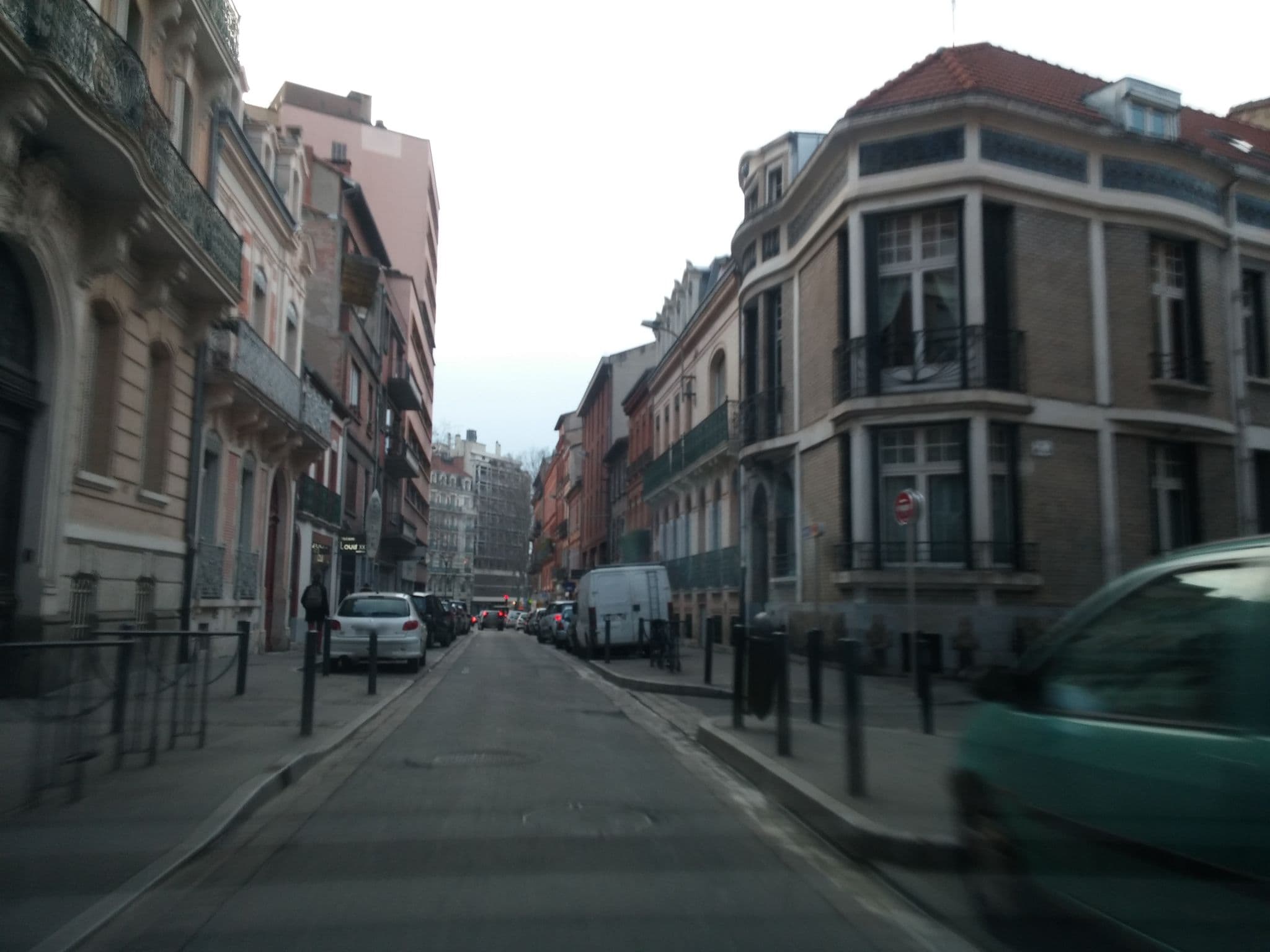 Street view near Le Saint-Aubin by Cocoonr, Toulouse — © fredb (CC BY-SA · Mapillary)