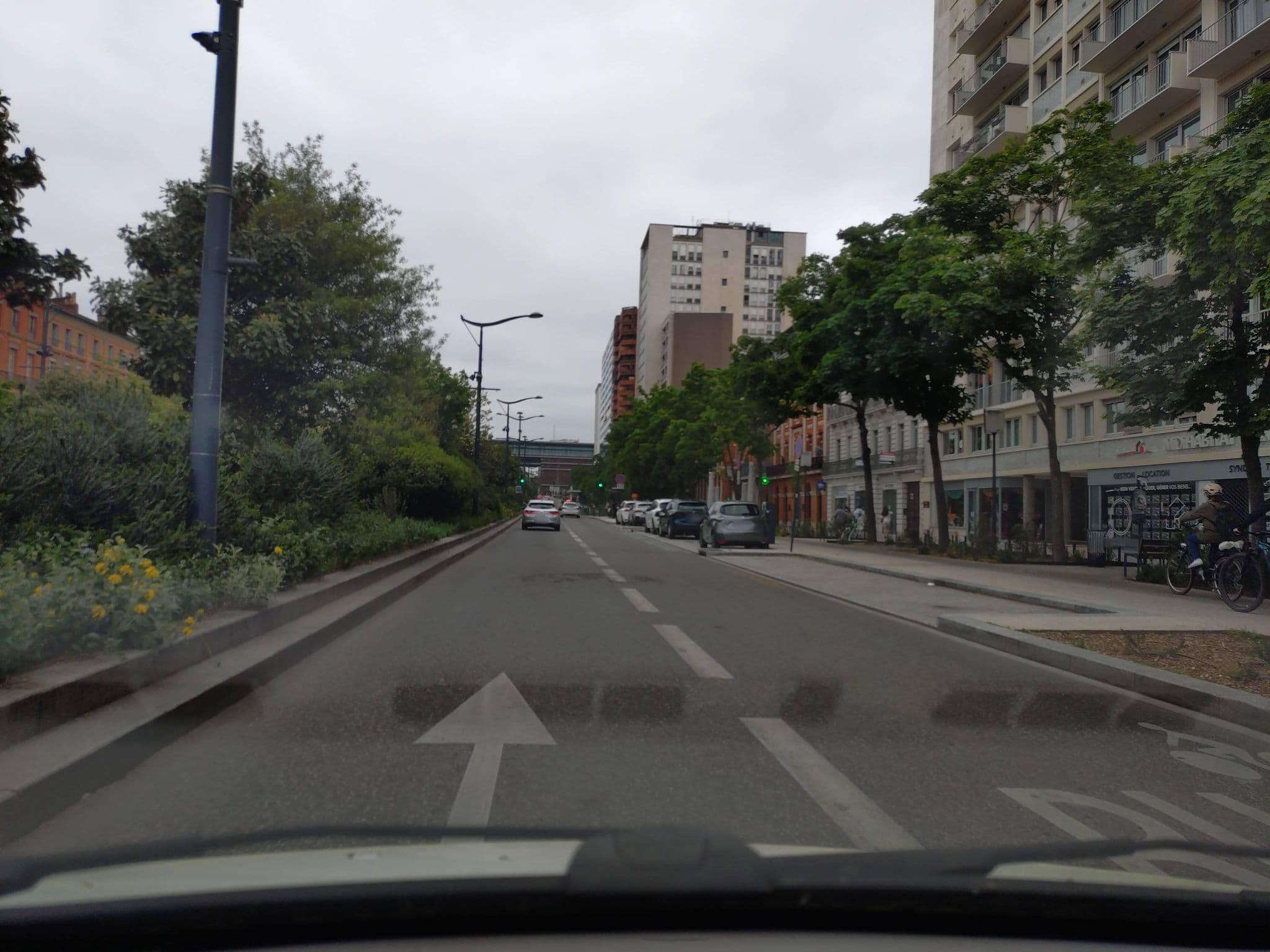 Street view near Résidence Guerlin, Toulouse — © yeelel (CC BY-SA · Mapillary)