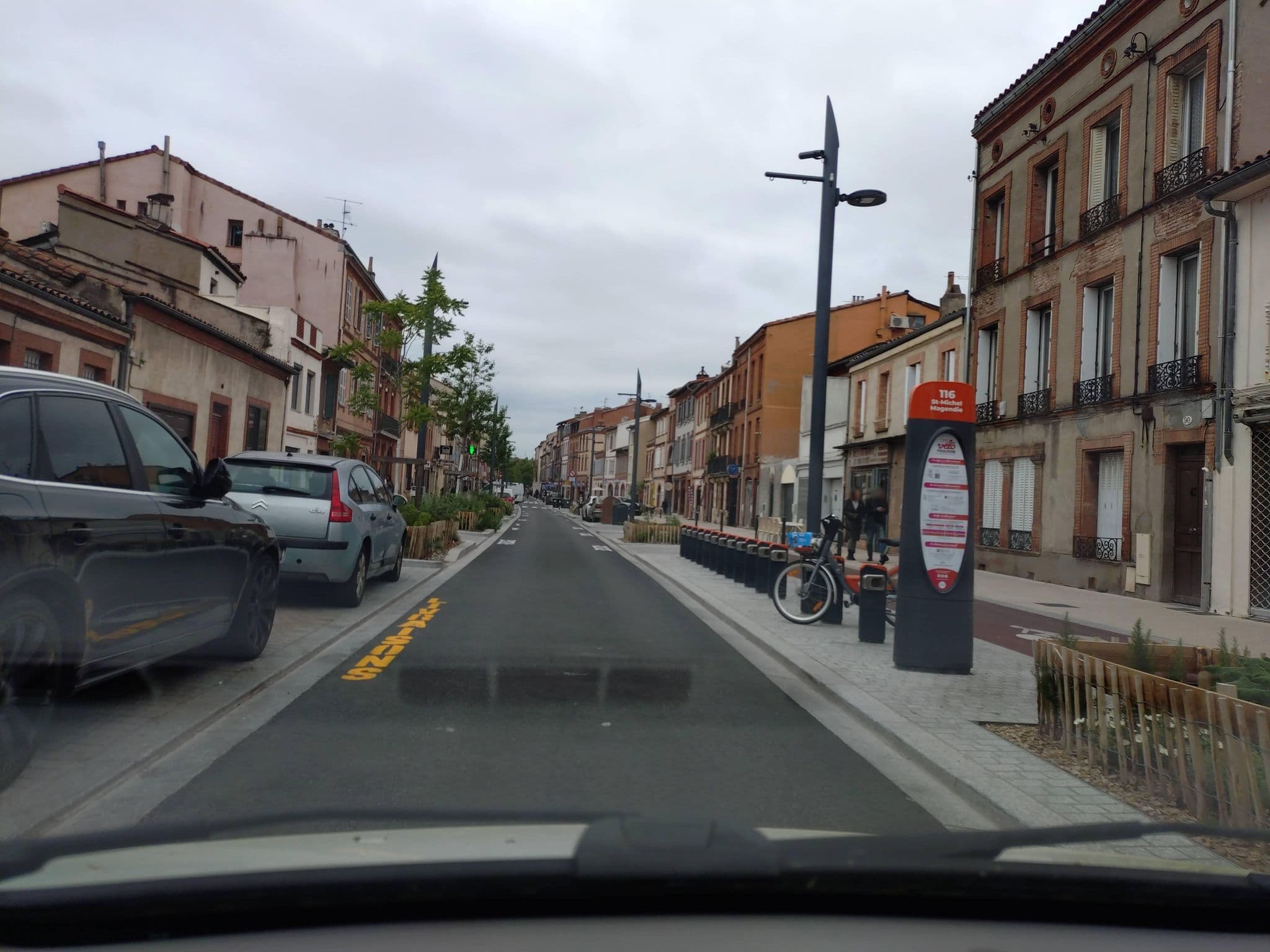Street view near Maison d'Hôtes Anjali, Toulouse — © yeelel (CC BY-SA · Mapillary)