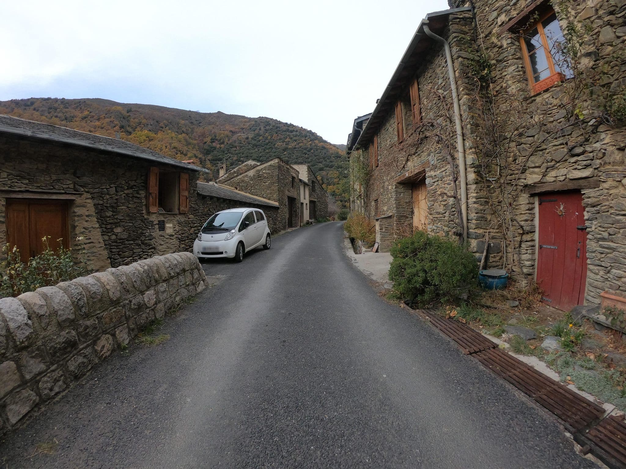 Street view near L' unisson, Vernet-les-Bains — © joostjakob (CC BY-SA · Mapillary)